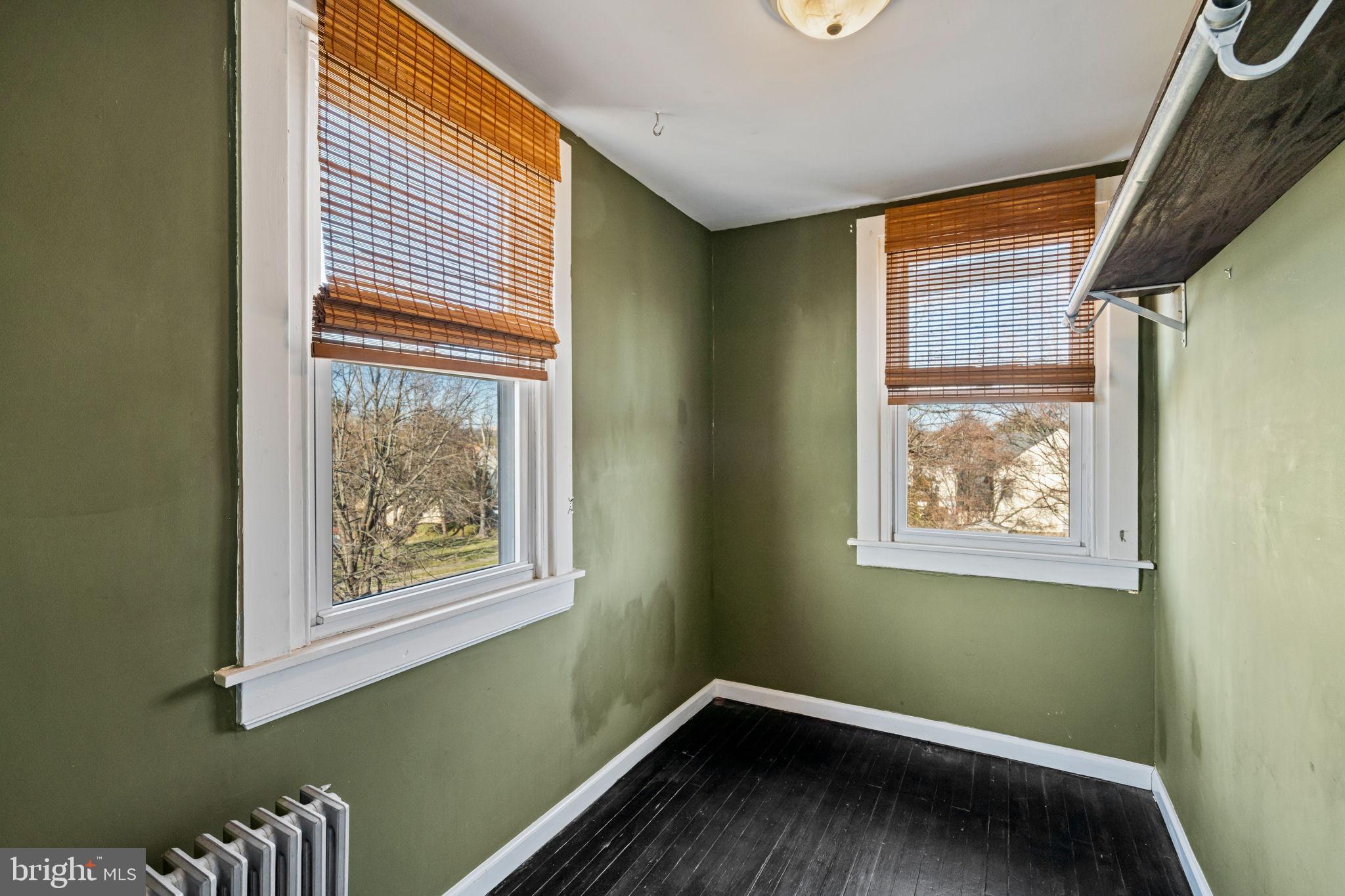 PLYMOUTH VALLEY - Residential