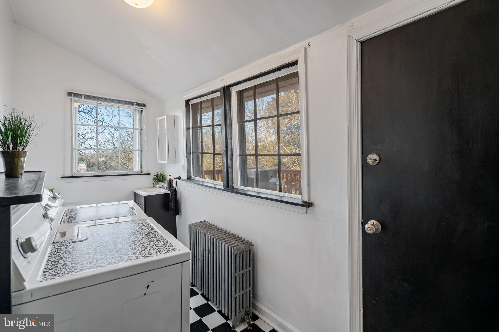 PLYMOUTH VALLEY - Residential