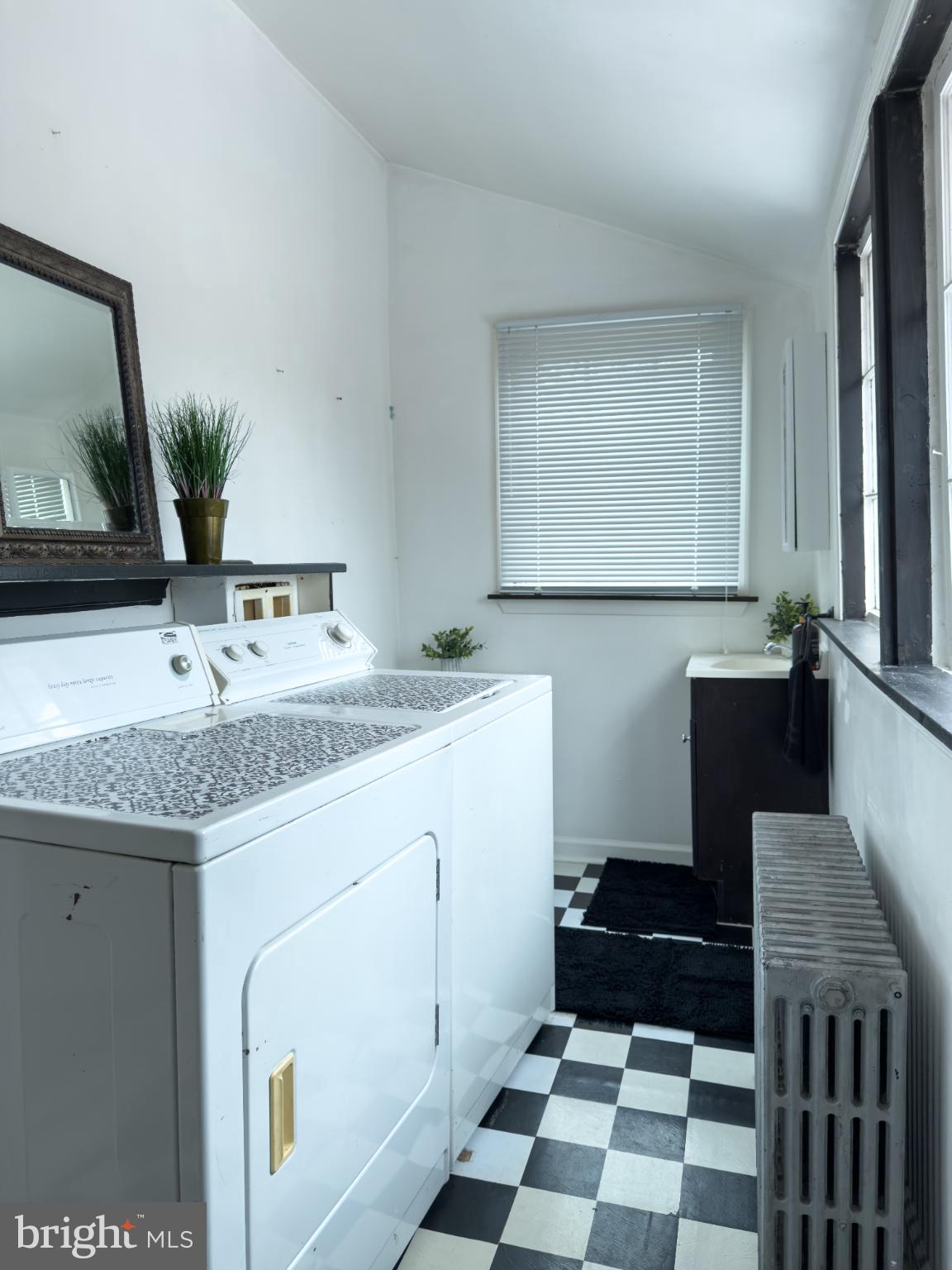 PLYMOUTH VALLEY - Residential