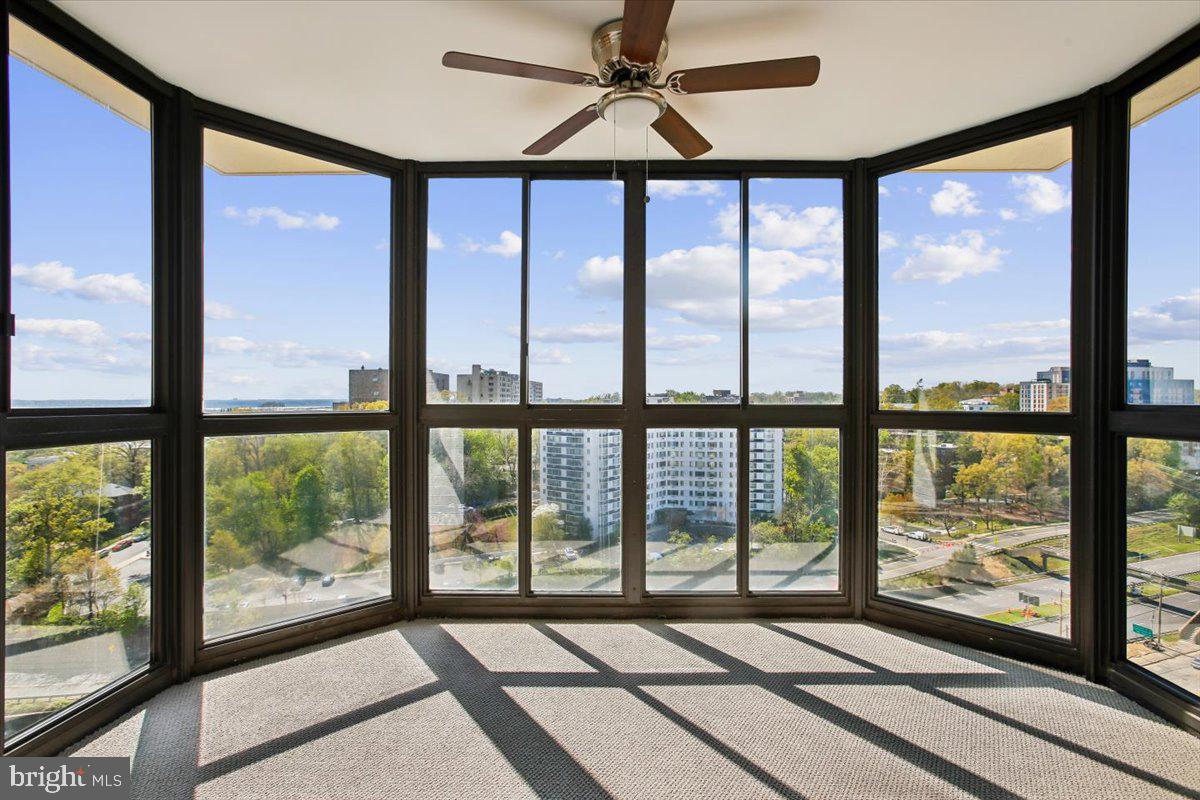 1600 N OAK STREET 1221