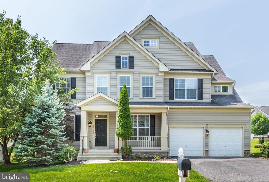Welcome to this immaculate 5-bedroom, 3.5-bathroom home in the coveted Parke at Mount Washington Community. Move-in ready and brimming with modern elegance, this open-concept gem features  3000 sqft, 2-car garage, recent upgrades, and resort-style amenities just steps from your door. 

* LIVING - A covered porch entrance ushers you into a sunlit living space, adorned with sleek HARDWOOD floors spanning around. The chef-ready gourmet kitchen features SS appliances, double-oven, 2 dish washers, a big island with granite countertop. Next to the kitchen is a bright family room with a gas fireplace. Around the corner, there is the enclosed double-doored recreation room that provides in-home office settings. 

* UPPER LEVEL - Total 5-beds and 3-baths, along with the updated laundry room. The primary suite is a private oasis, offering a massive sized bedroom, spa-like ensuite with a dual vanity, glass-enclosed shower, and a deep massage tub. The other side has one other bedroom suite with its own bathroom.  The rest three spacious bedrooms sharing a third full bathroom. 

* Lower level - rec room and storage round out with a bonus table-tennis table. 
 
**LOCATION: Indulge in community perks including a clubhouse, sparkling pool, tennis courts, etc. Minutes to shopping centers, groceries and restaurants offered around Mt Washington. **Don't let this rare opportunity slip away. MOVE-IN READY. Schedule a tour today!