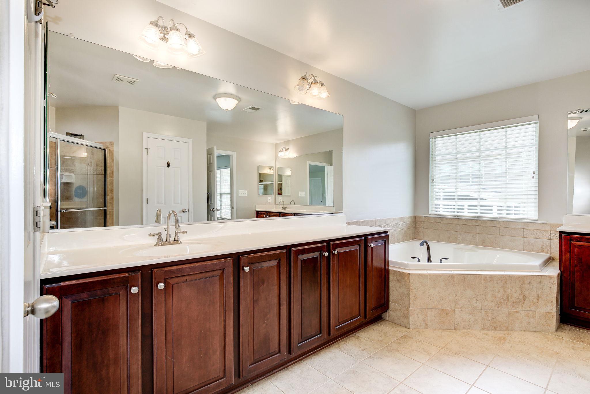 THE PARKE AT MOUNT WASHINGTON - Residential Lease