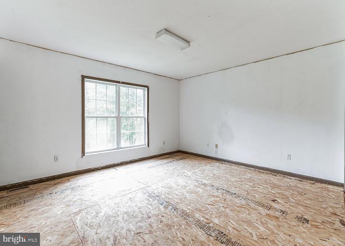 HUNTING QUARTERS - Residential