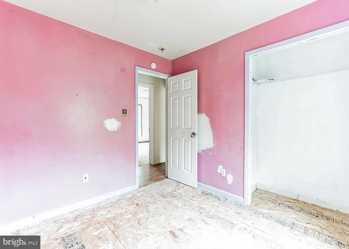 HUNTING QUARTERS - Residential