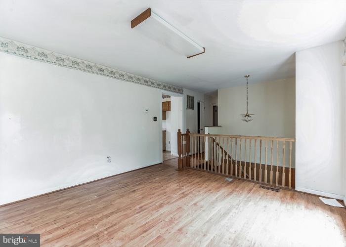 HUNTING QUARTERS - Residential