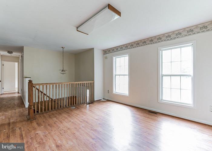 HUNTING QUARTERS - Residential