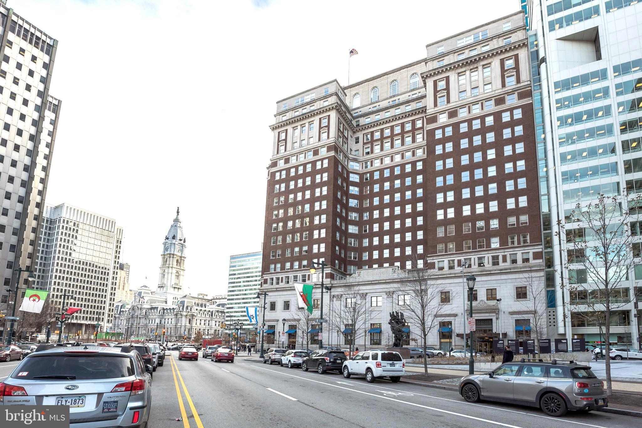 LOGAN SQUARE - Residential