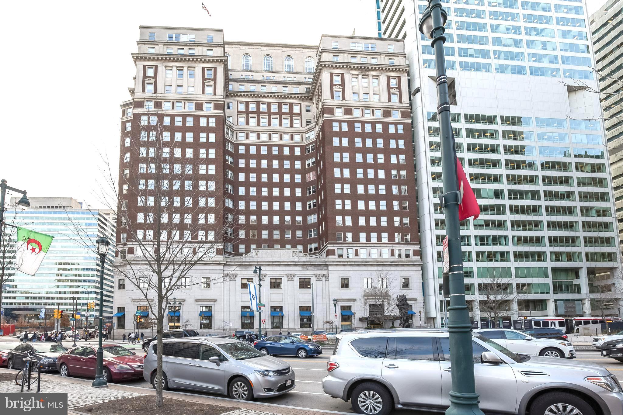 LOGAN SQUARE - Residential