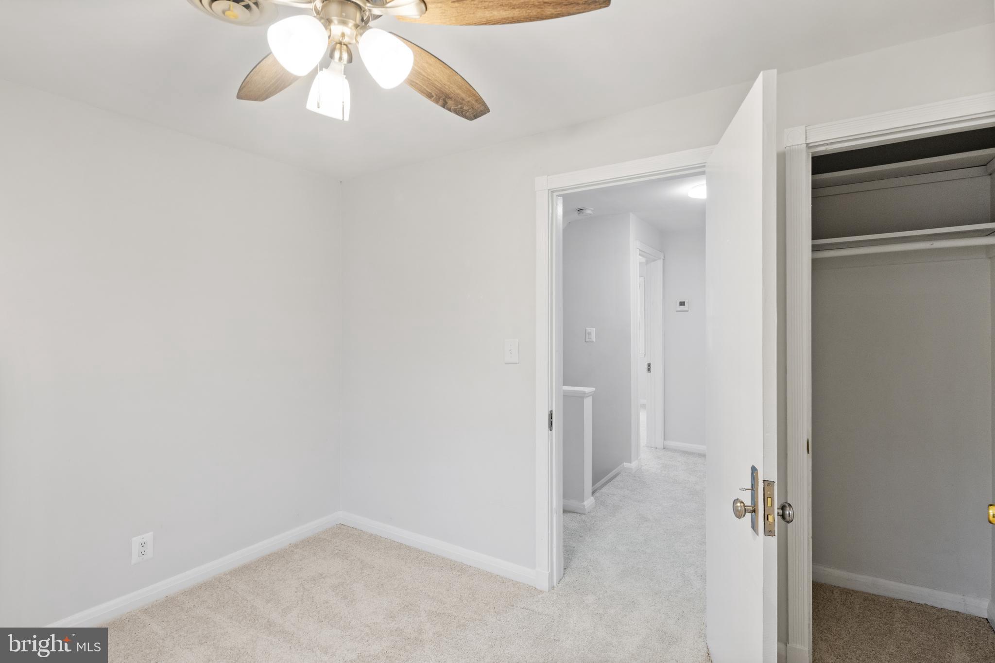 COLONIAL VILLAGE - Residential