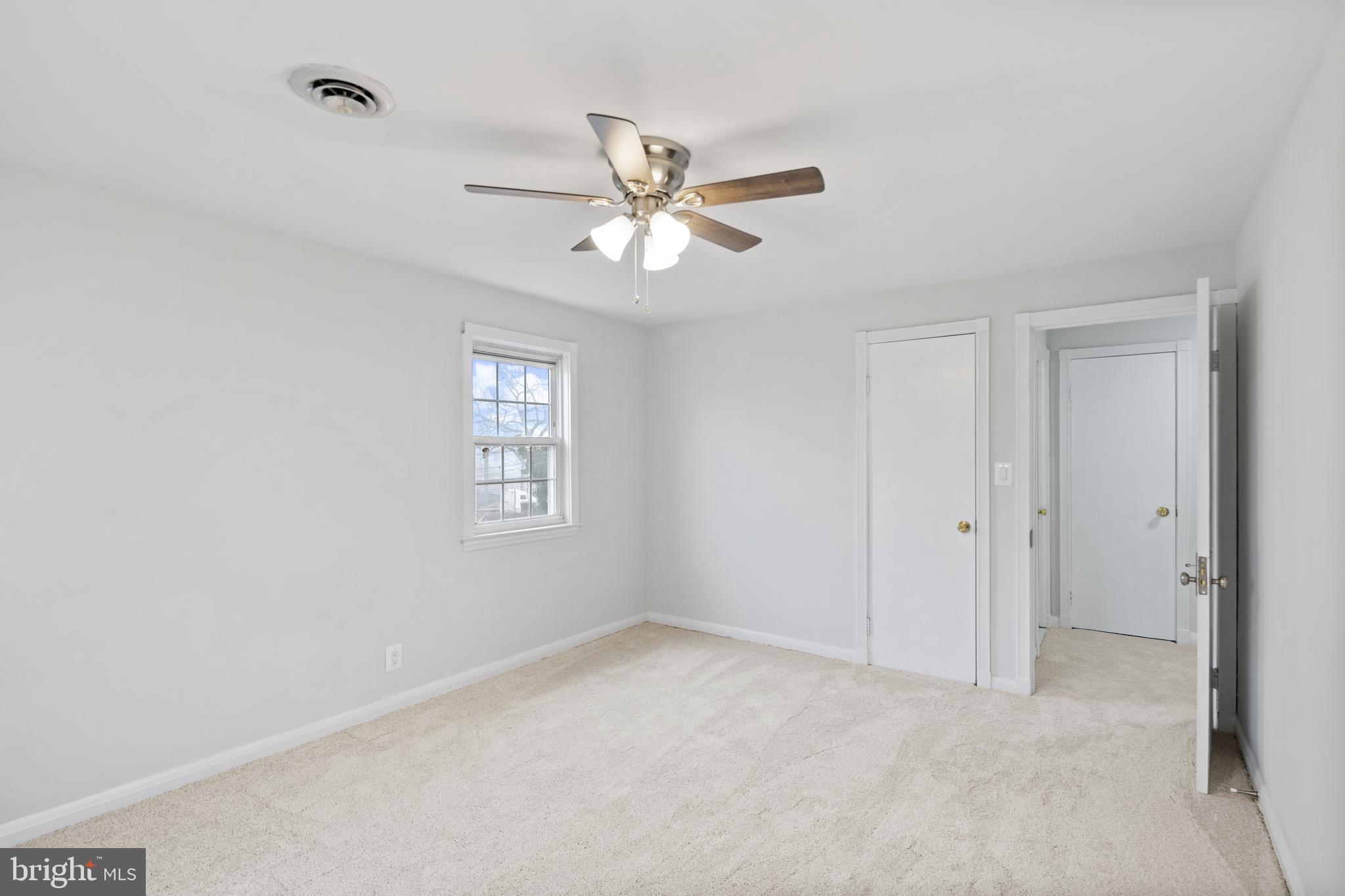 COLONIAL VILLAGE - Residential