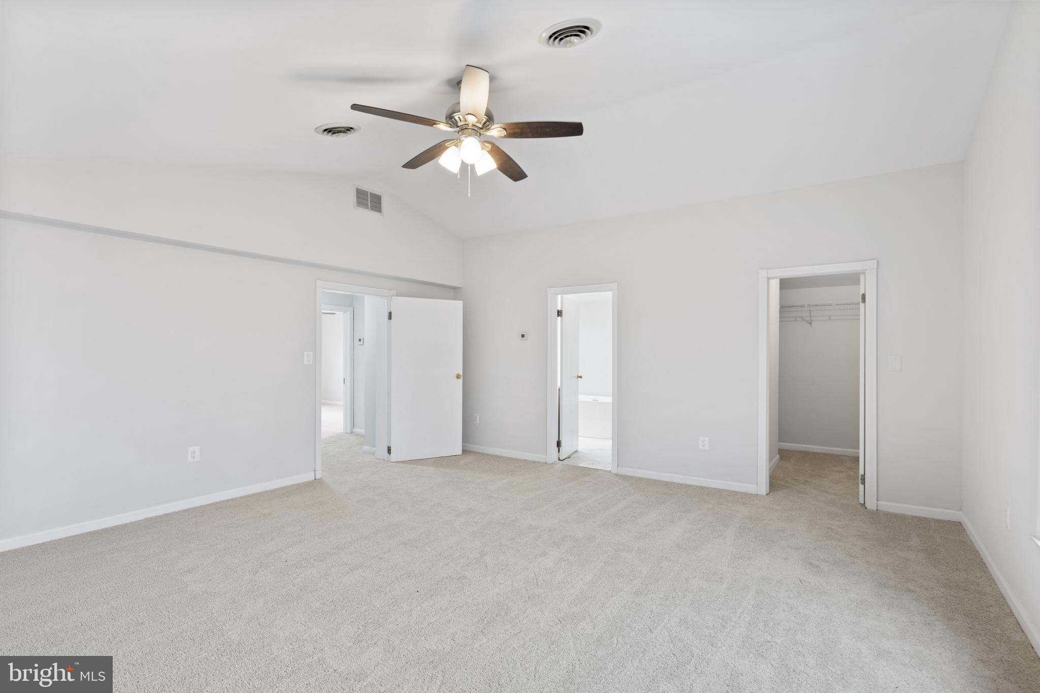 COLONIAL VILLAGE - Residential