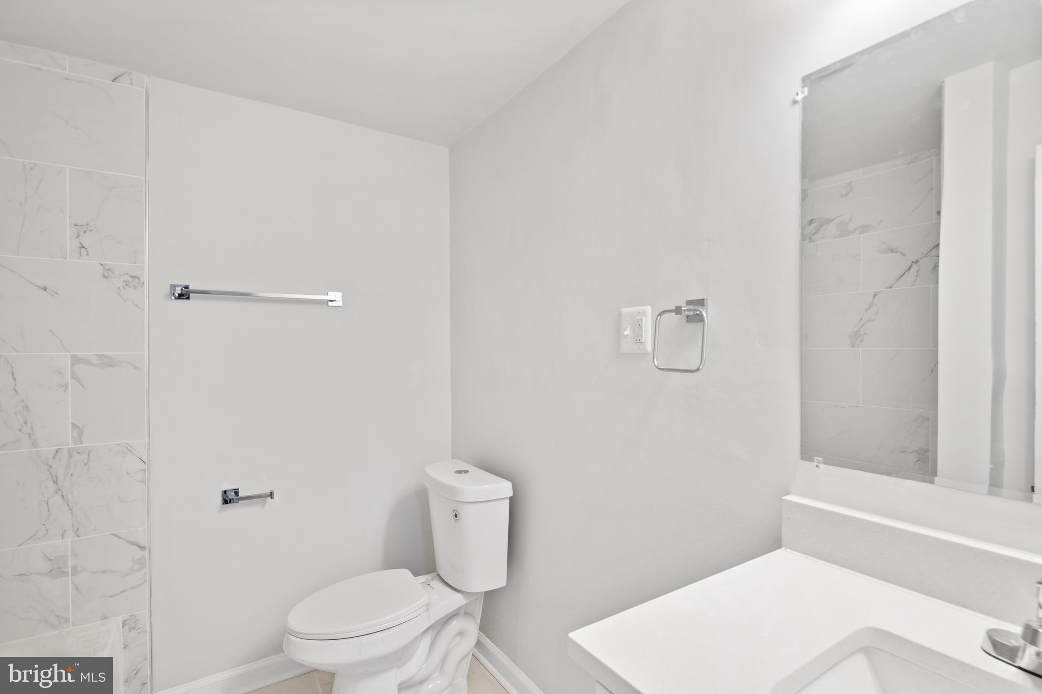 COLONIAL VILLAGE - Residential