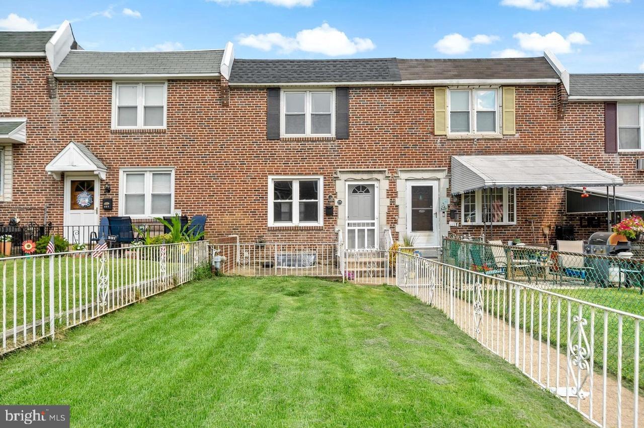 235 W WYNCLIFFE AVENUE