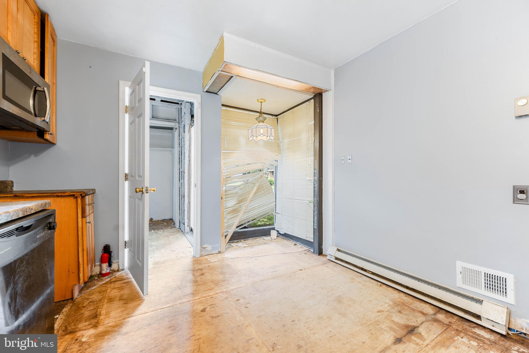 SUBURBAN ESTATES - Residential