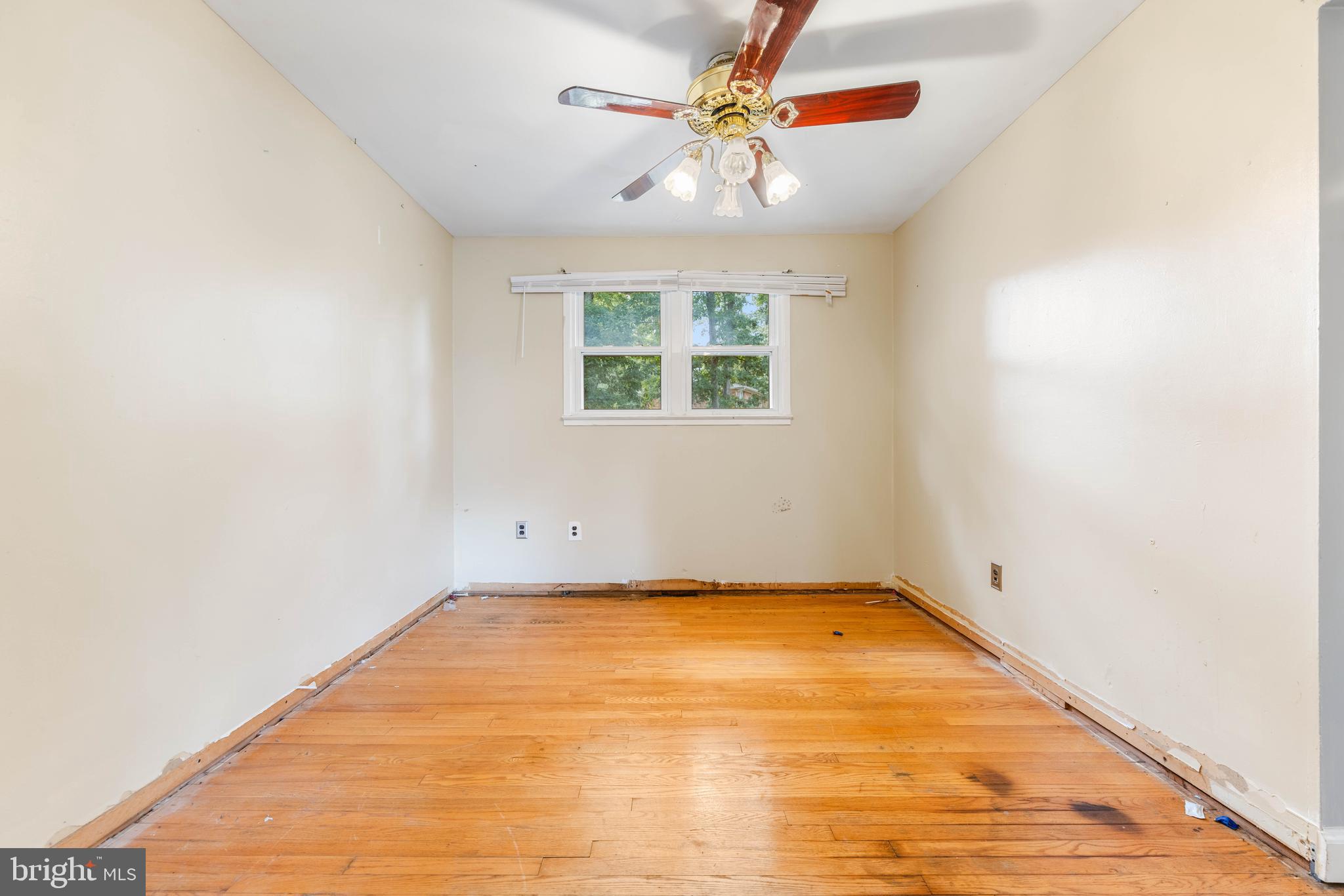 SUBURBAN ESTATES - Residential