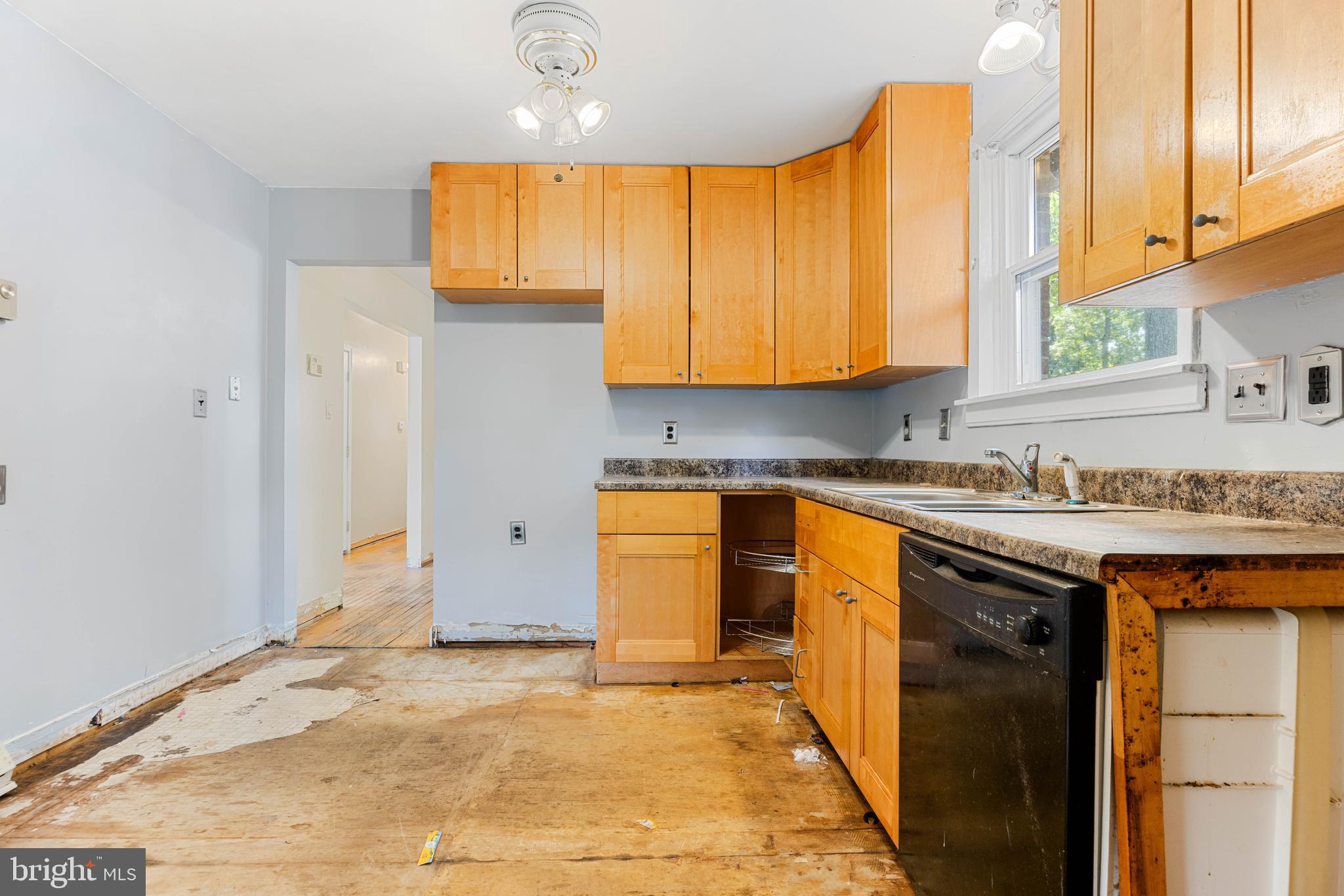 SUBURBAN ESTATES - Residential