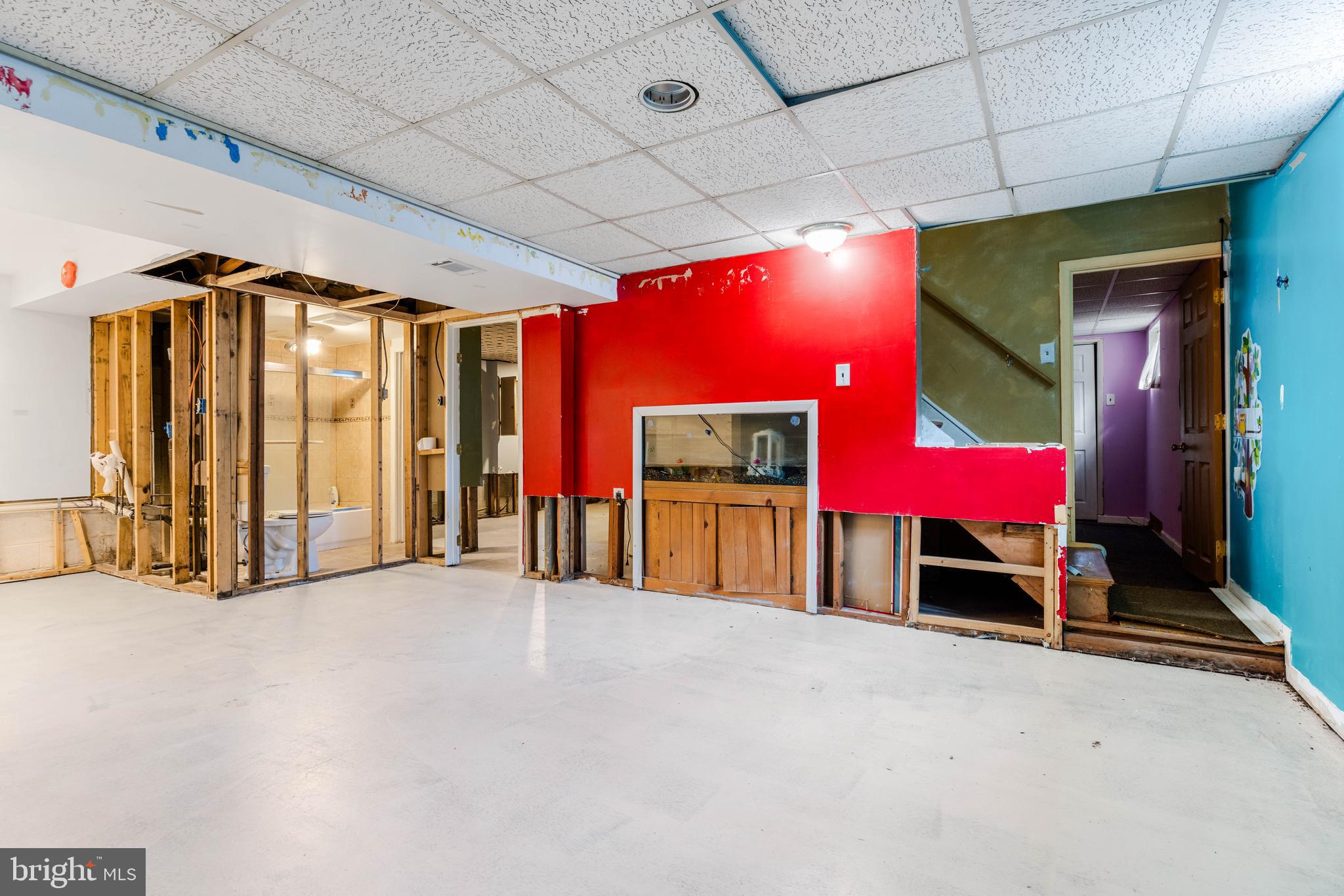 SUBURBAN ESTATES - Residential