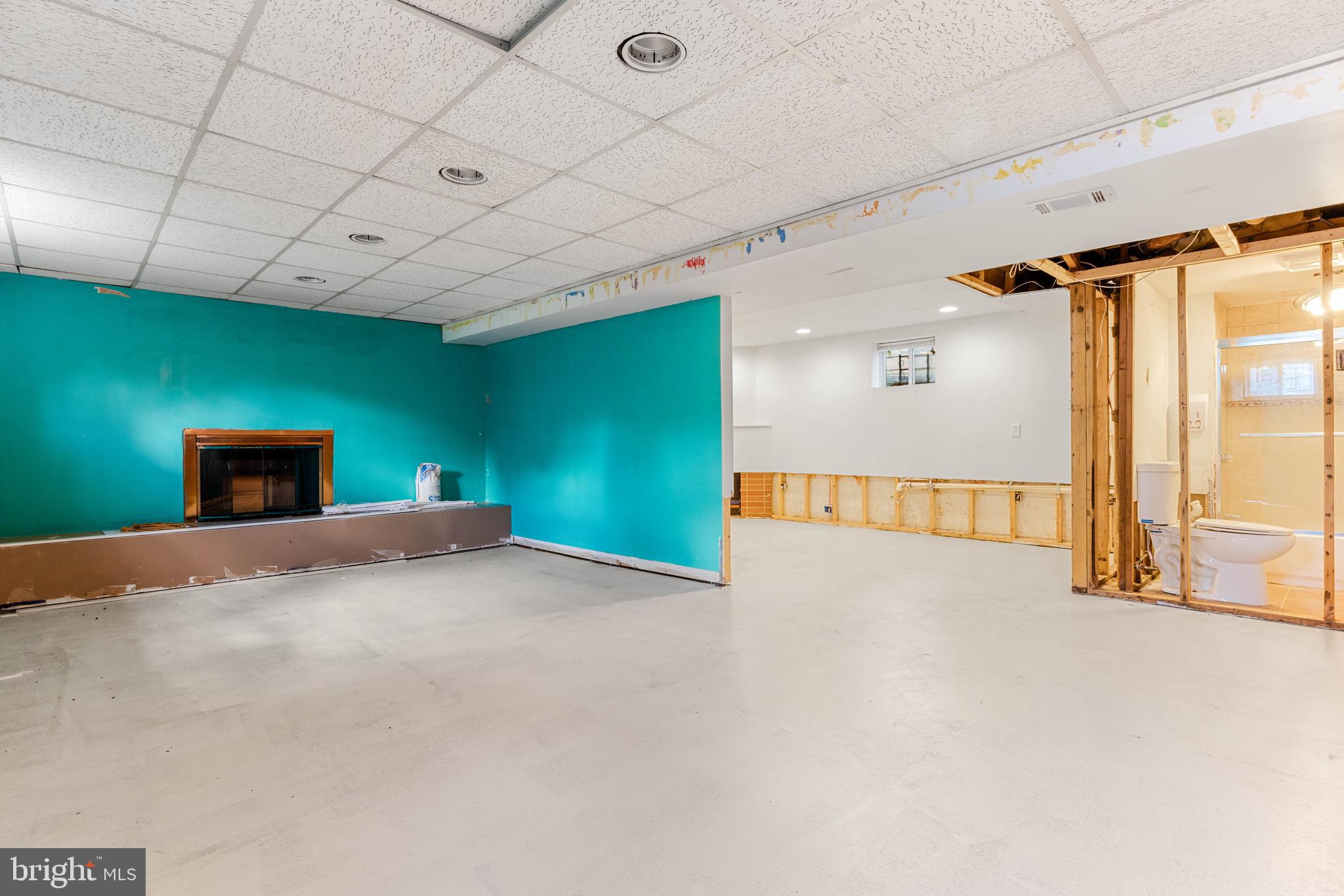 SUBURBAN ESTATES - Residential