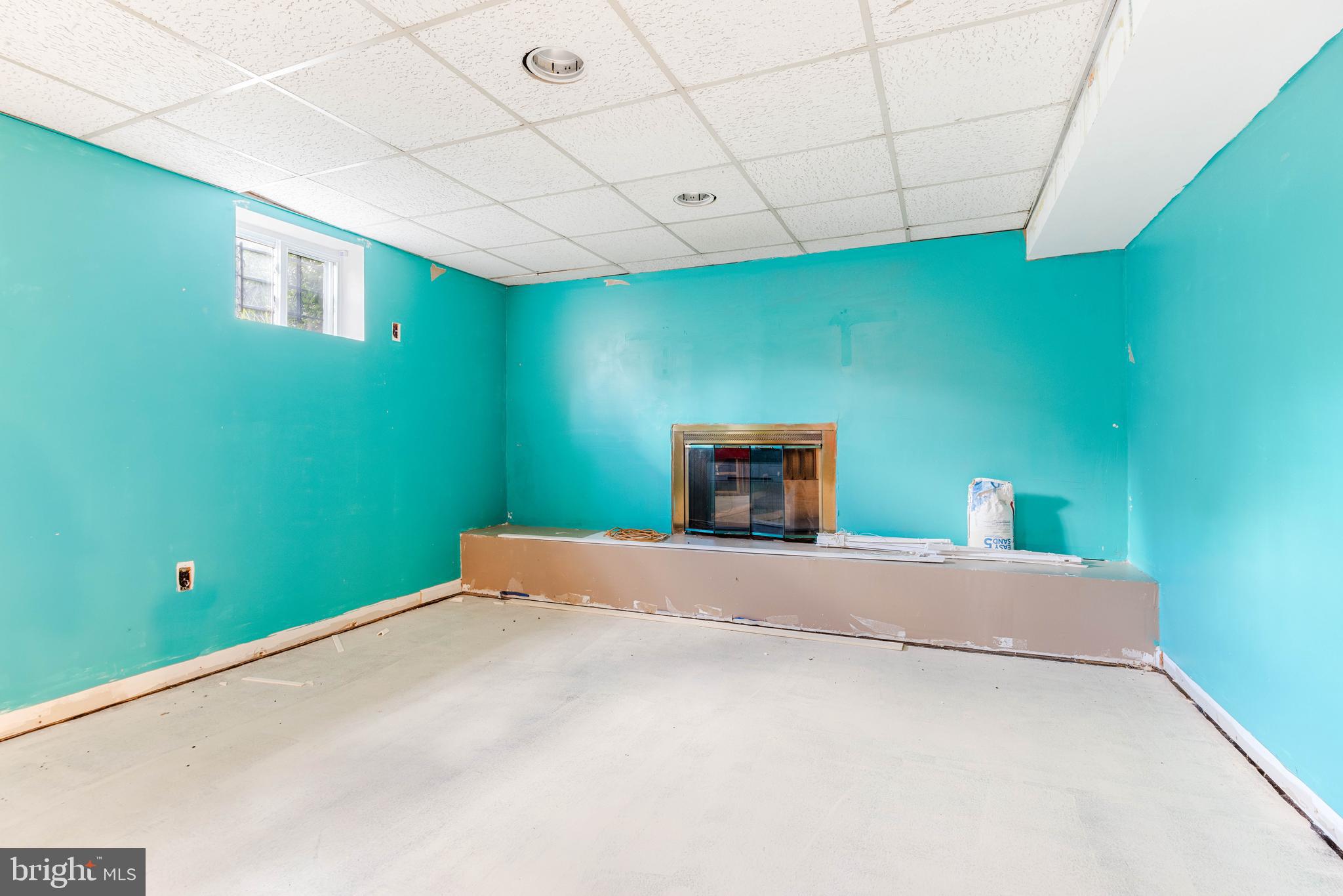 SUBURBAN ESTATES - Residential