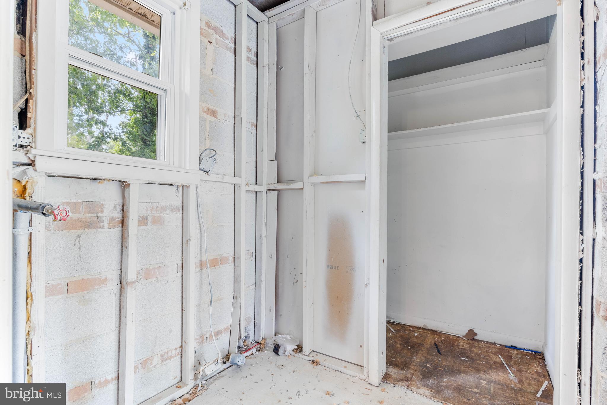 SUBURBAN ESTATES - Residential