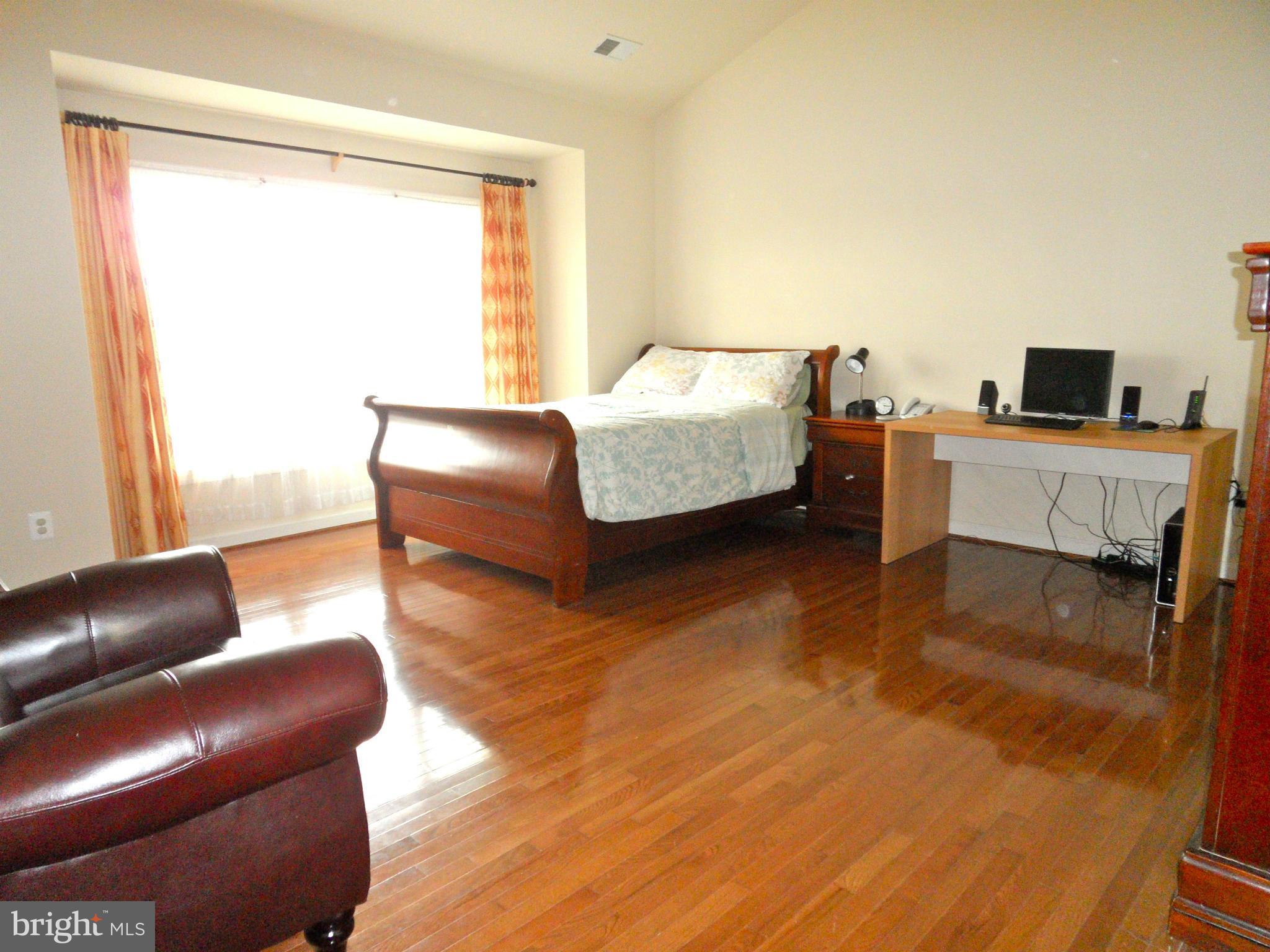 KING FARM WATKINS POND - Residential Lease