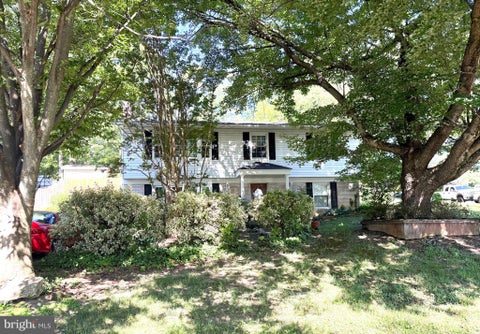 Photo of 7941 Harwood Place, SPRINGFIELD, VA 22152 (MLS # VAFX2317242)