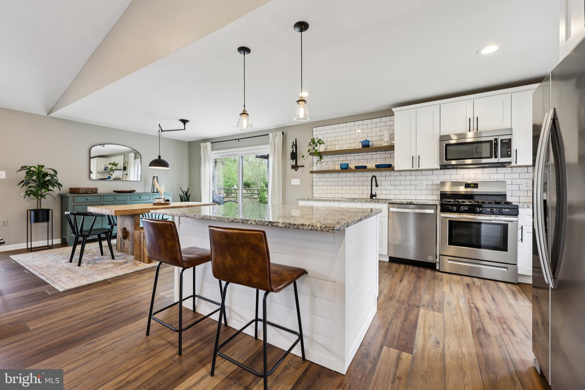 RESTON - Residential