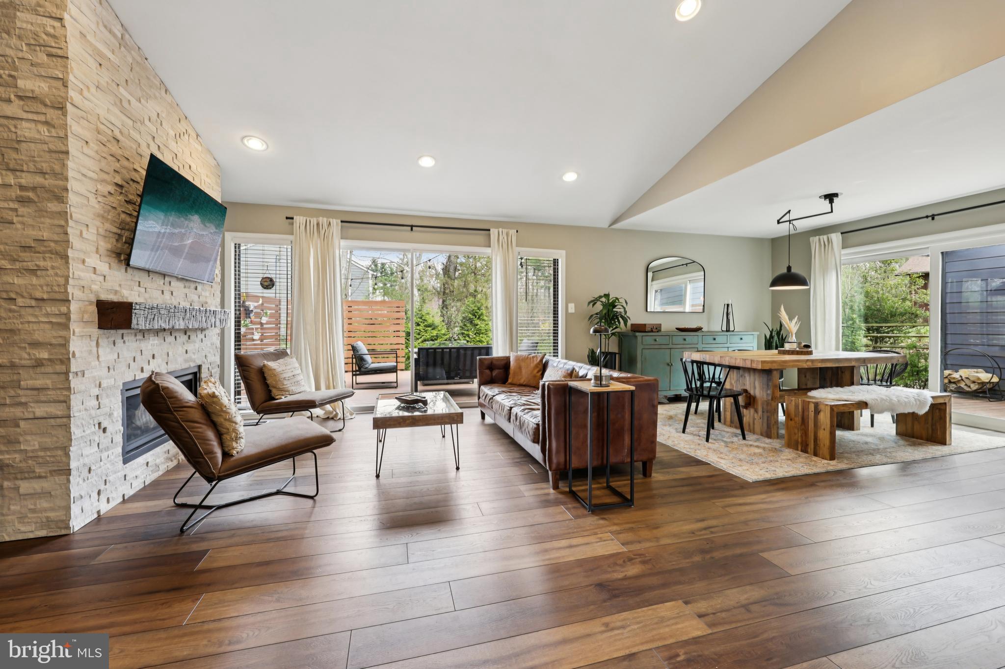 RESTON - Residential