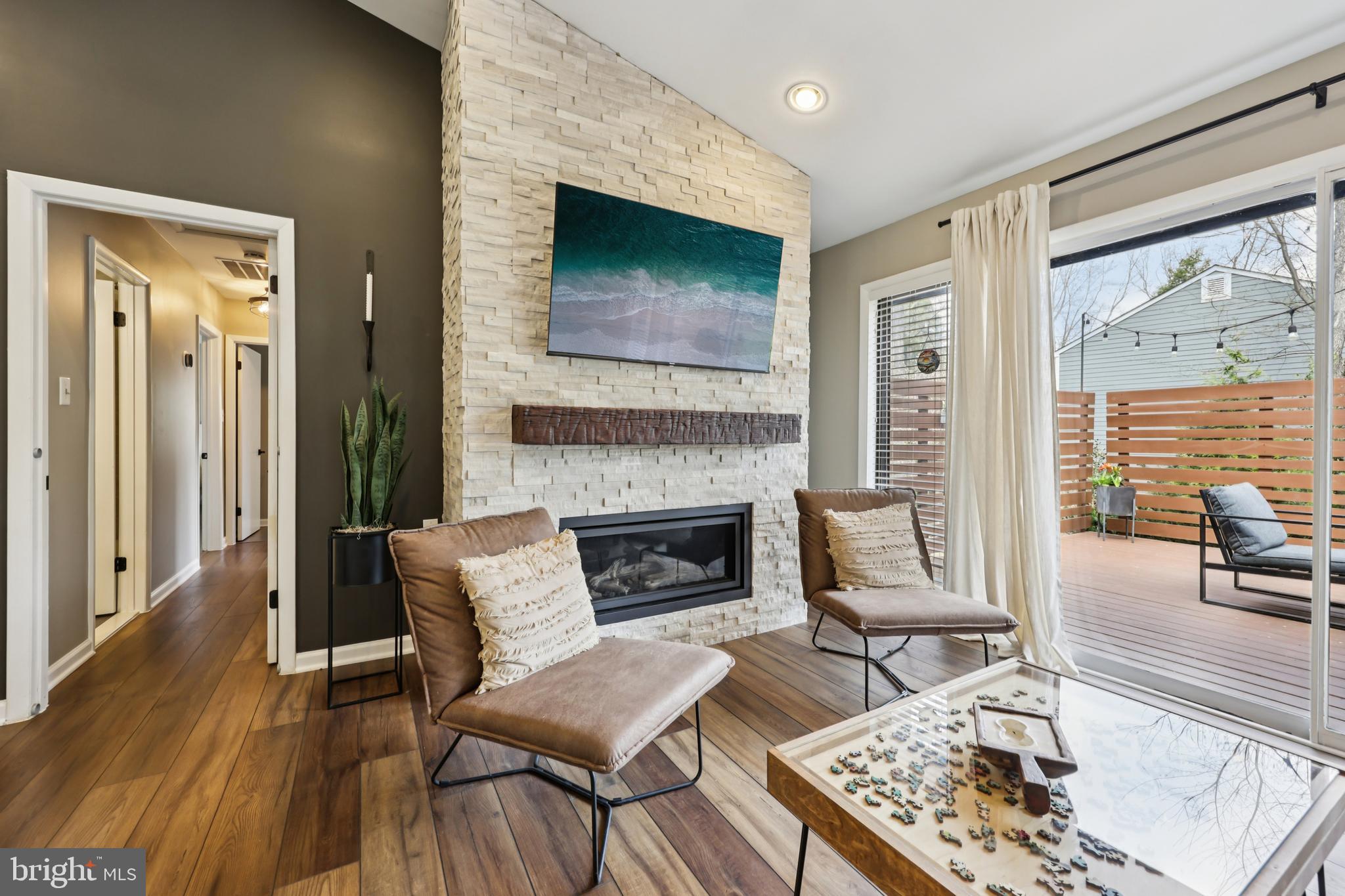 RESTON - Residential