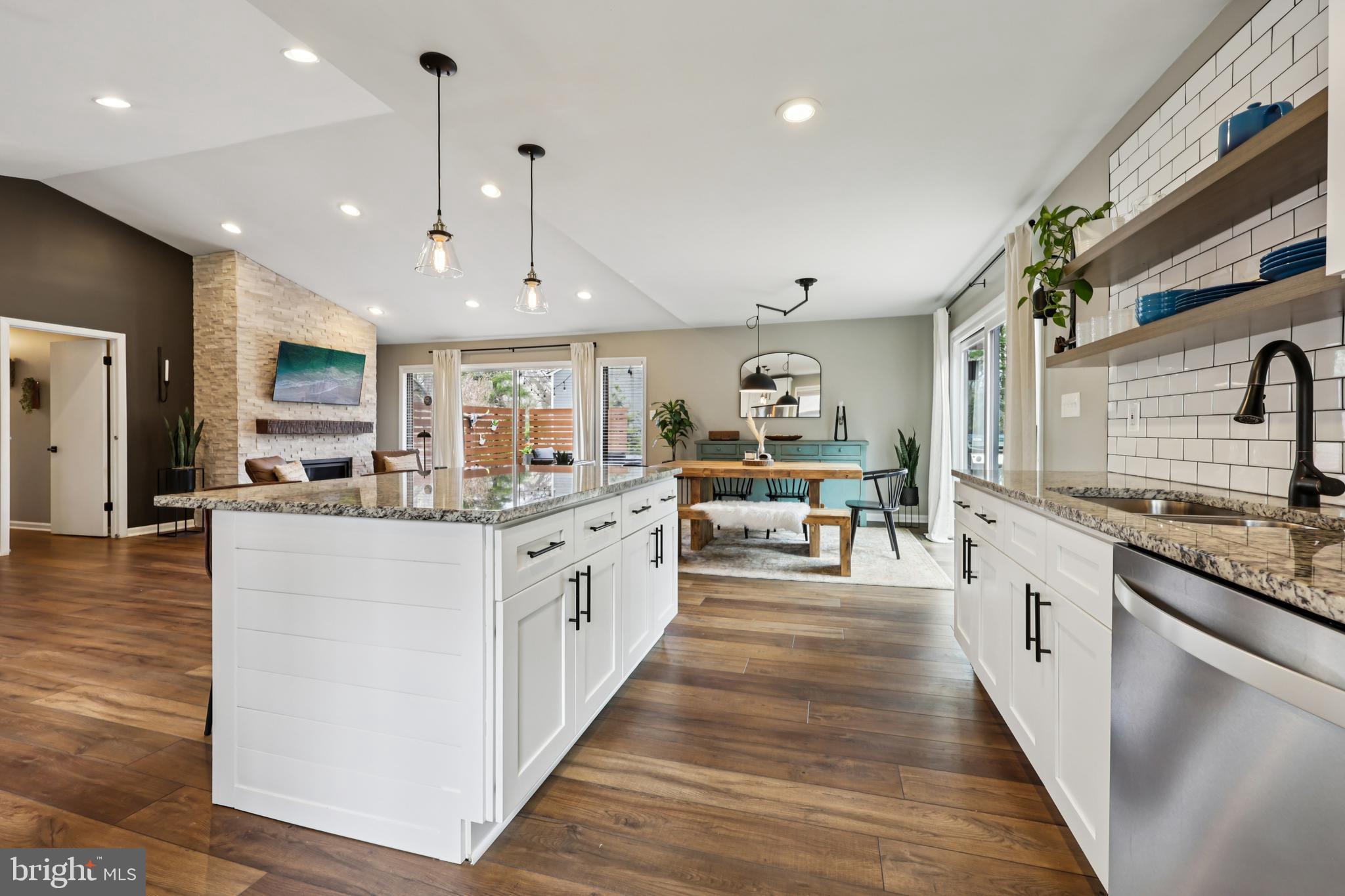 RESTON - Residential