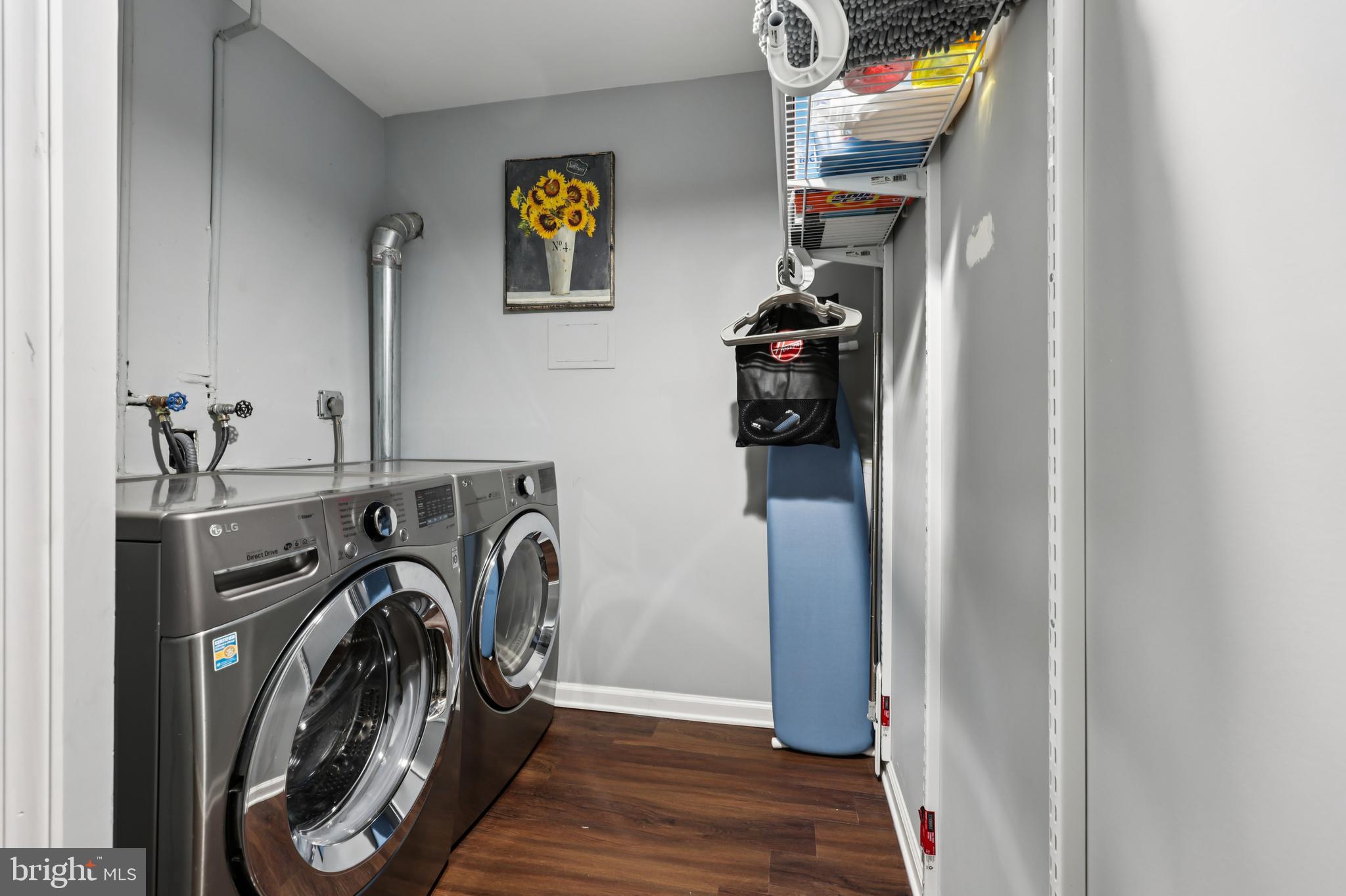 RESTON - Residential