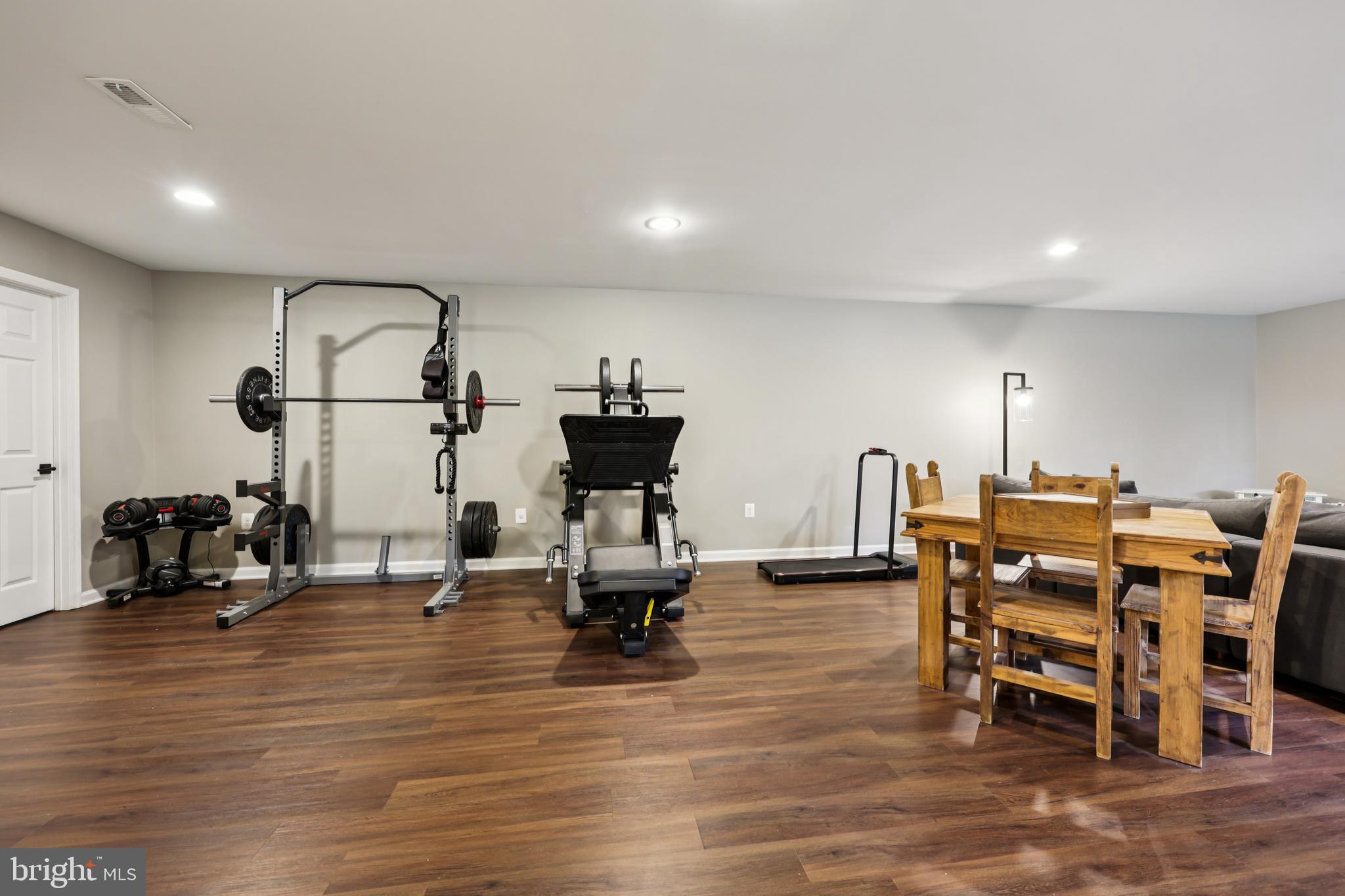 RESTON - Residential