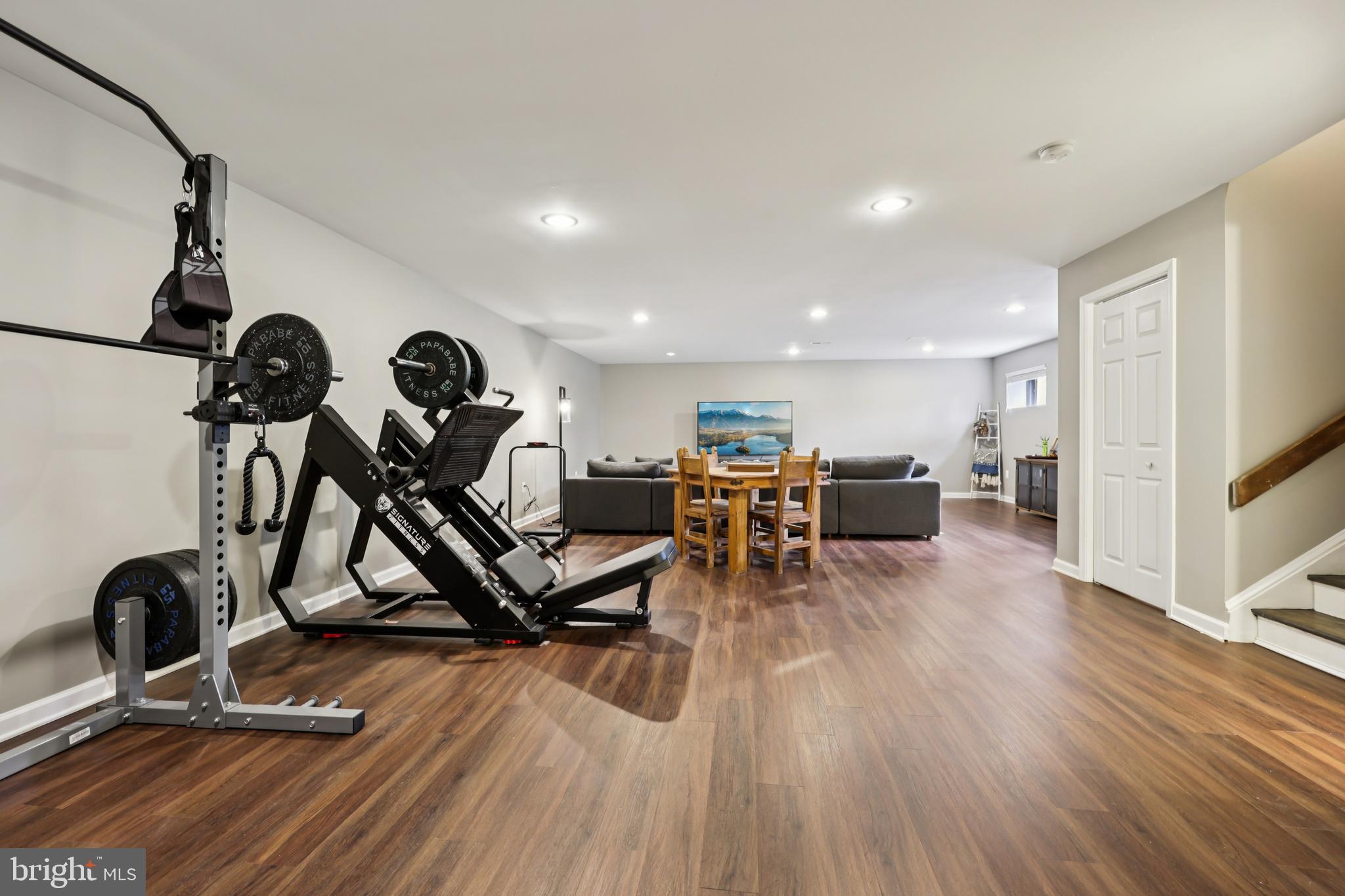 RESTON - Residential