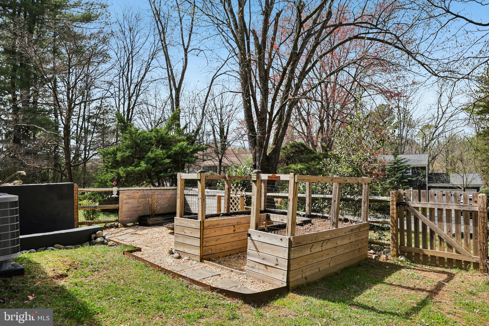 RESTON - Residential