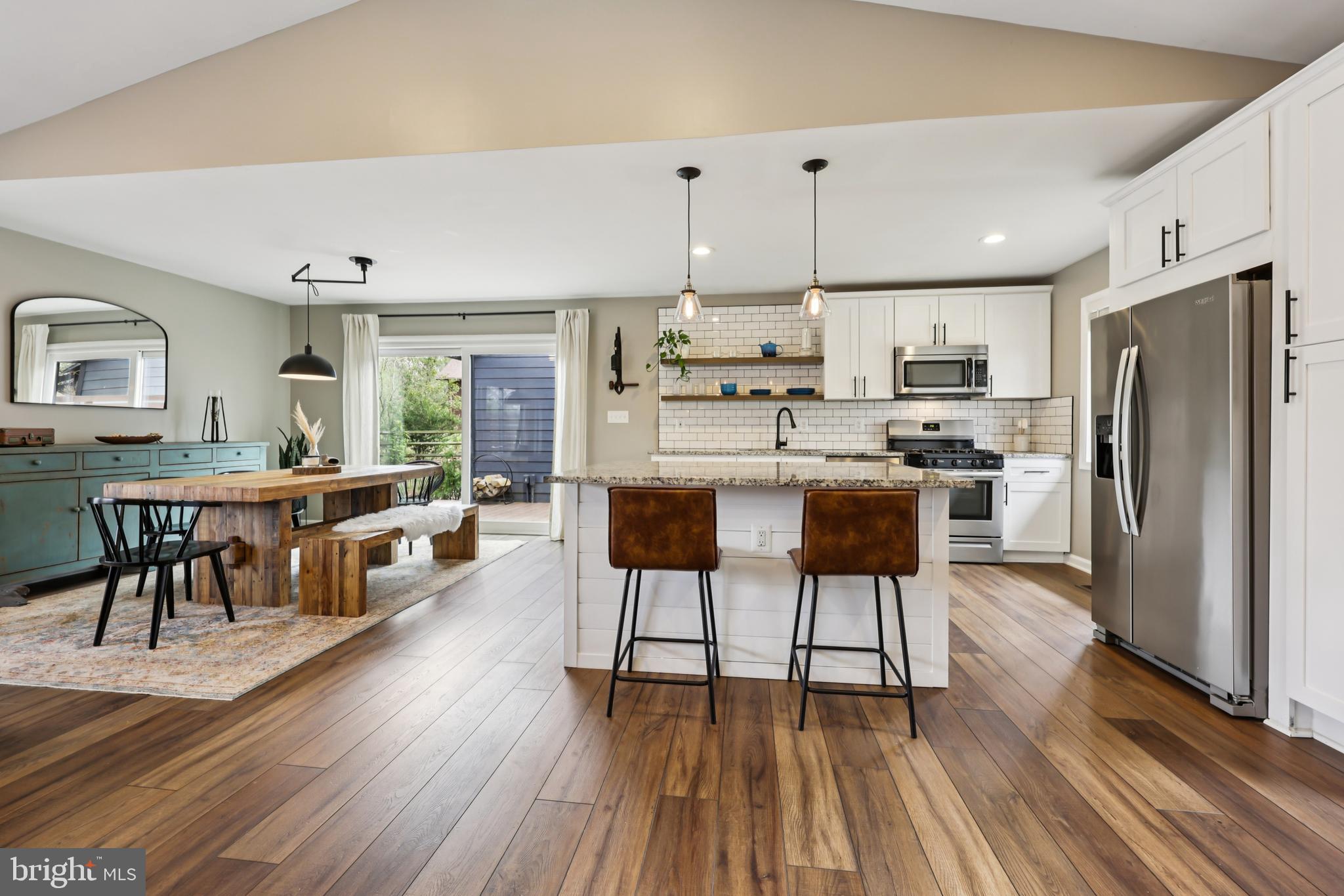 RESTON - Residential