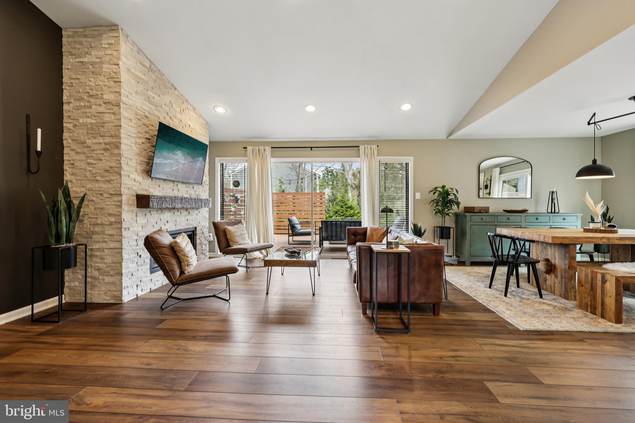 RESTON - Residential