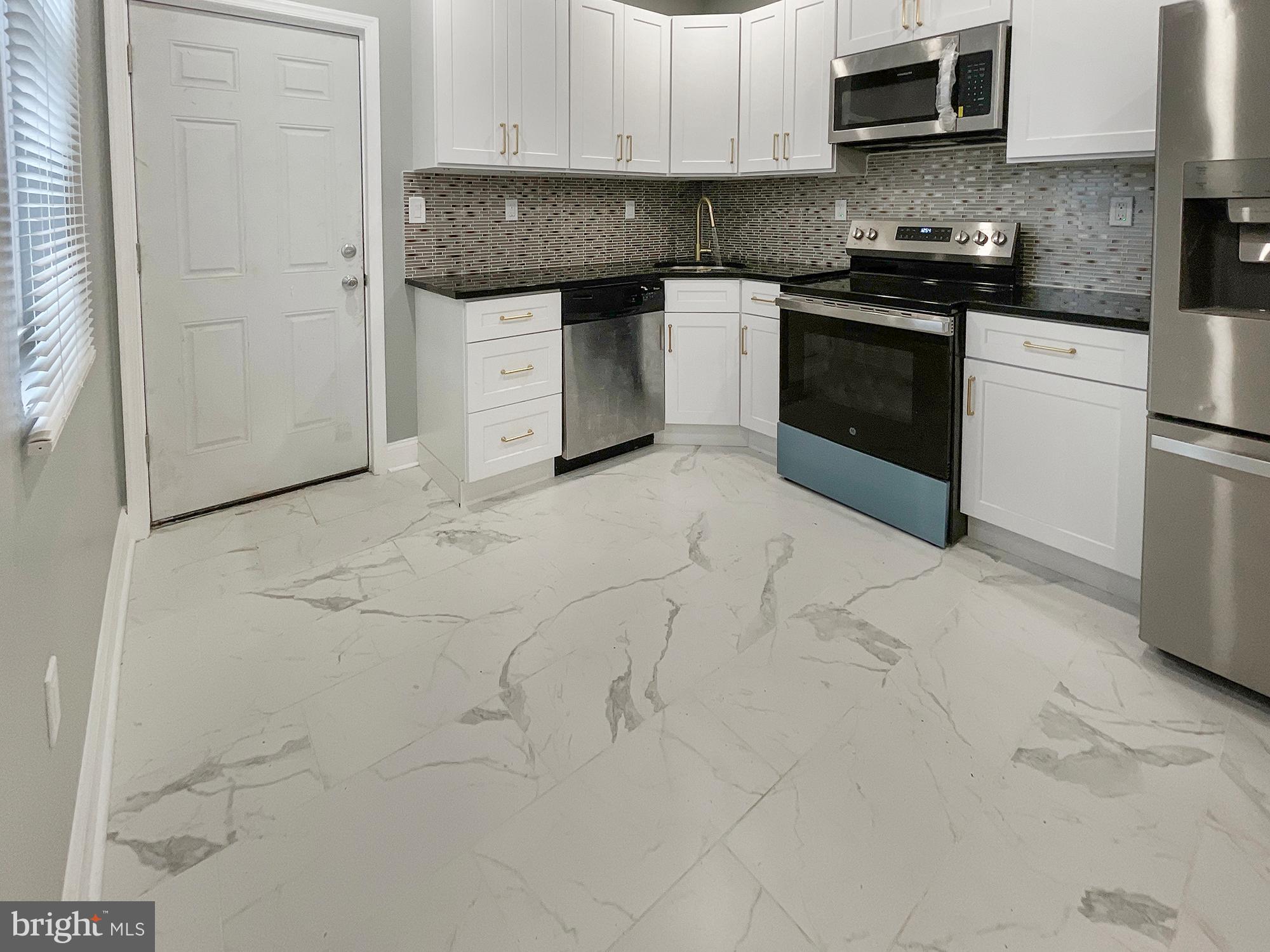 GARDEN COURT - Residential