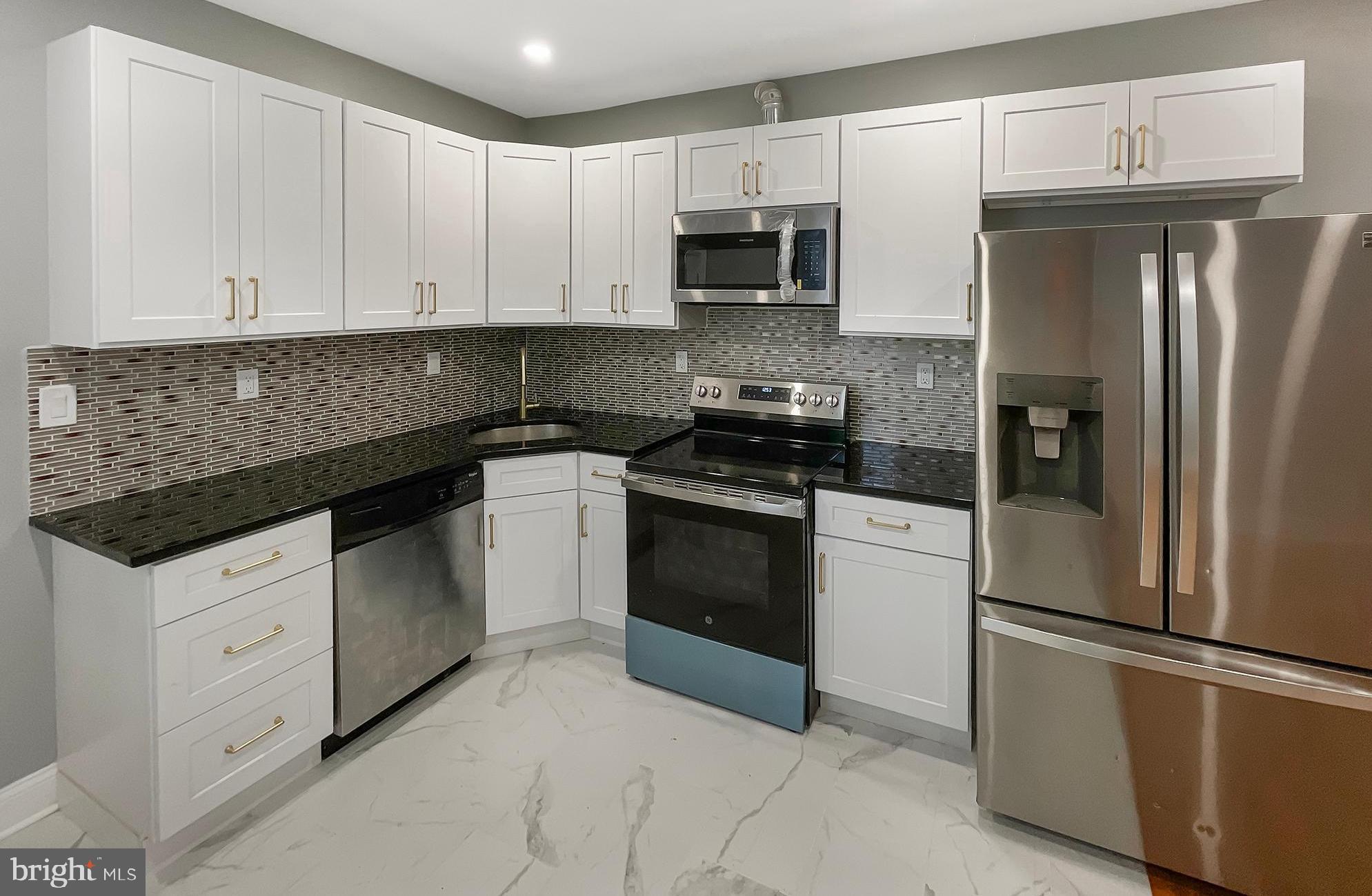 GARDEN COURT - Residential