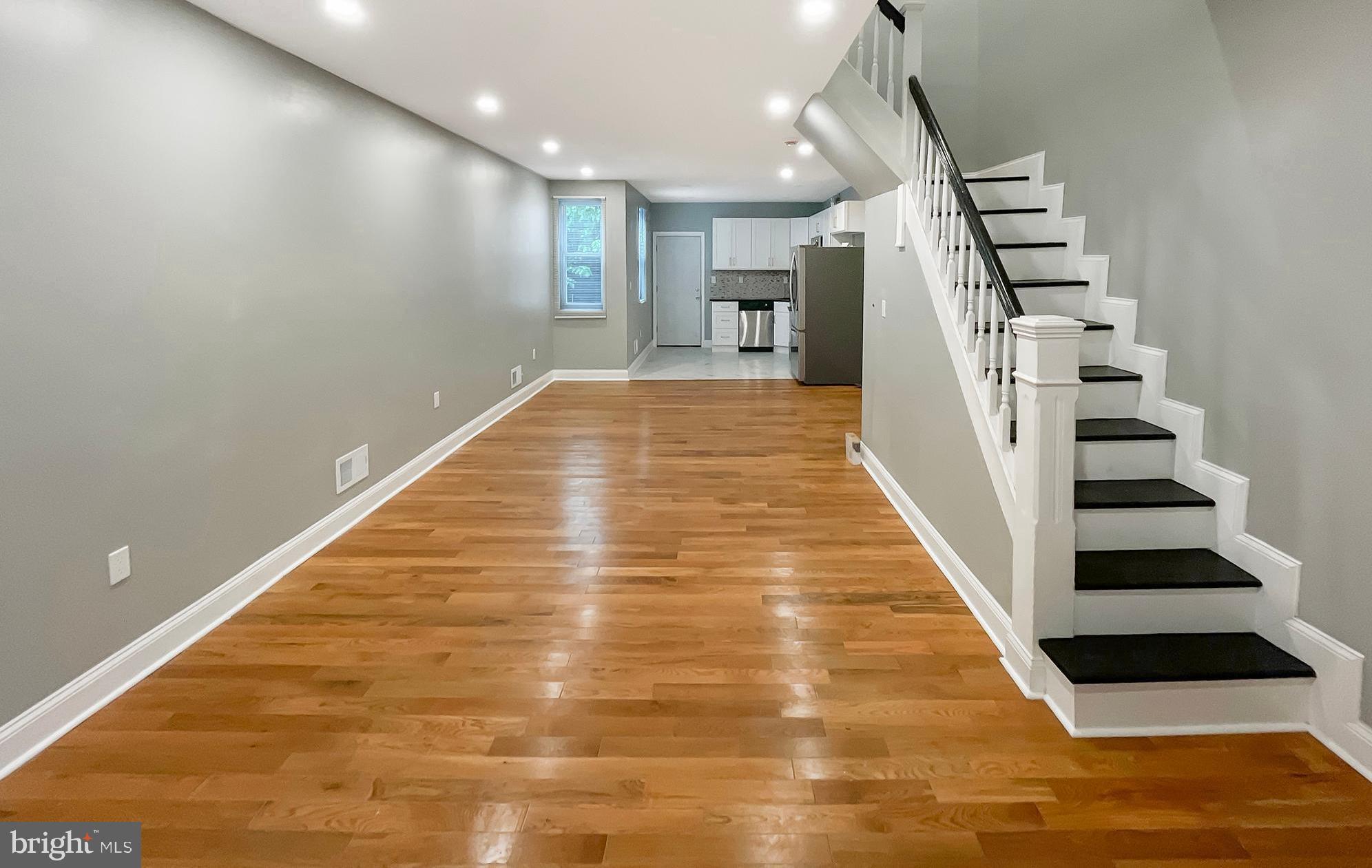 GARDEN COURT - Residential