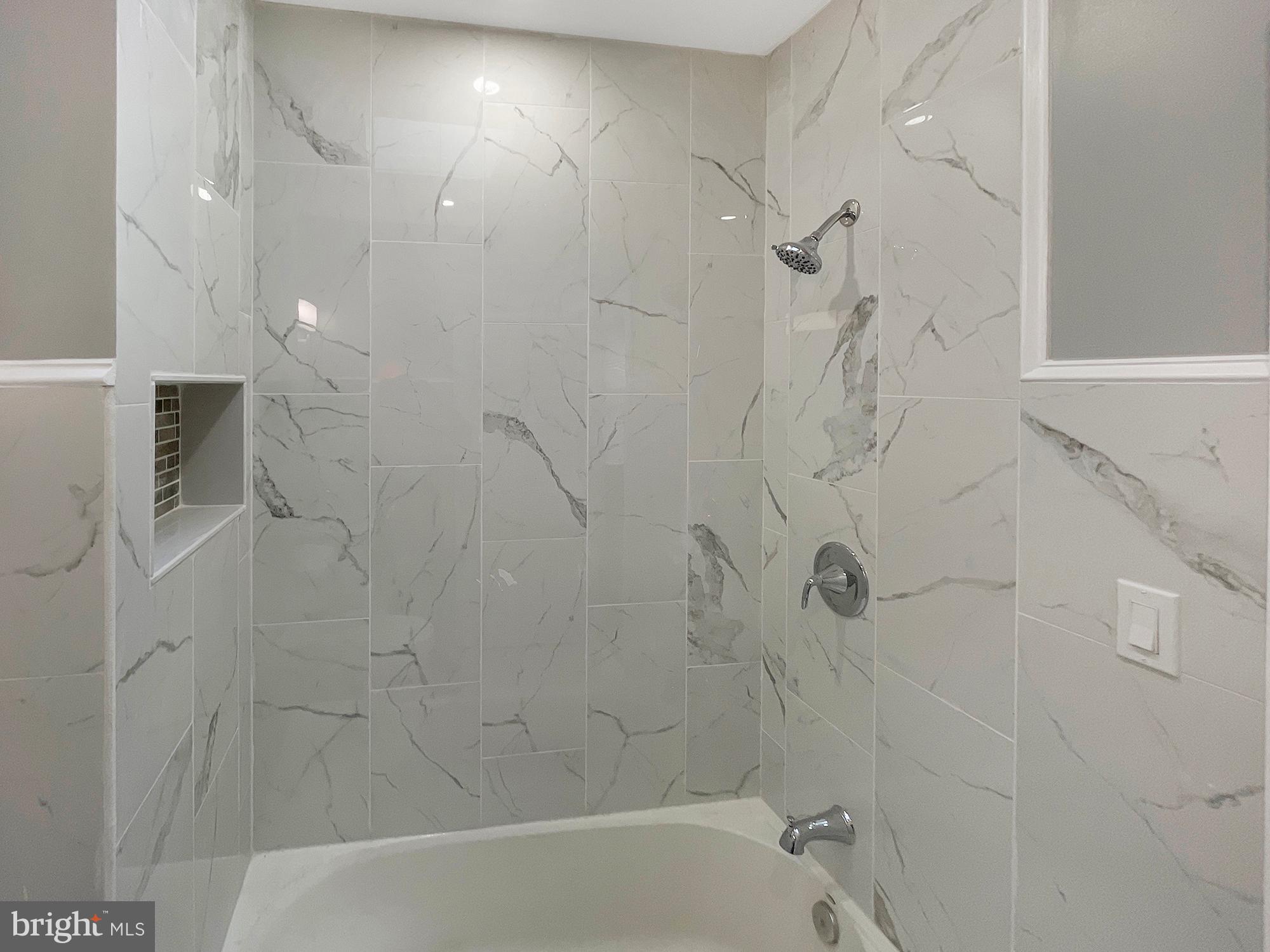 GARDEN COURT - Residential