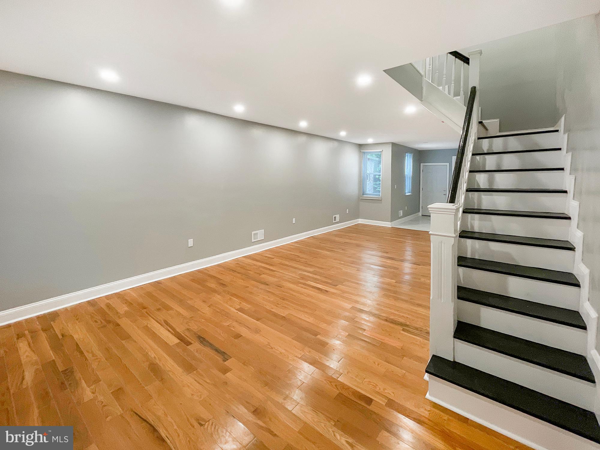 GARDEN COURT - Residential