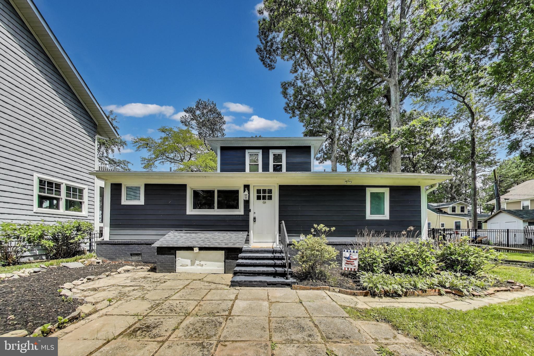 966 WALNUT AVENUE