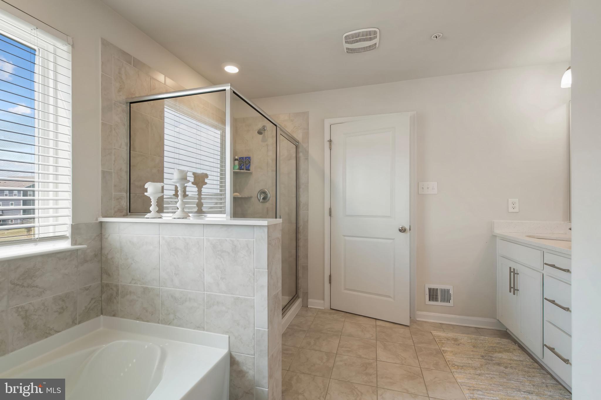 STONEGATE - Residential