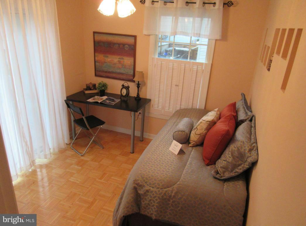 LODGE FOREST MANOR - Residential