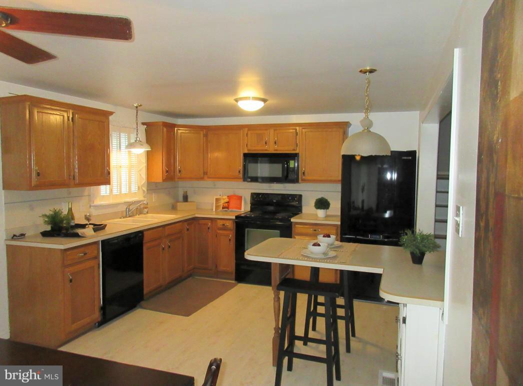 LODGE FOREST MANOR - Residential