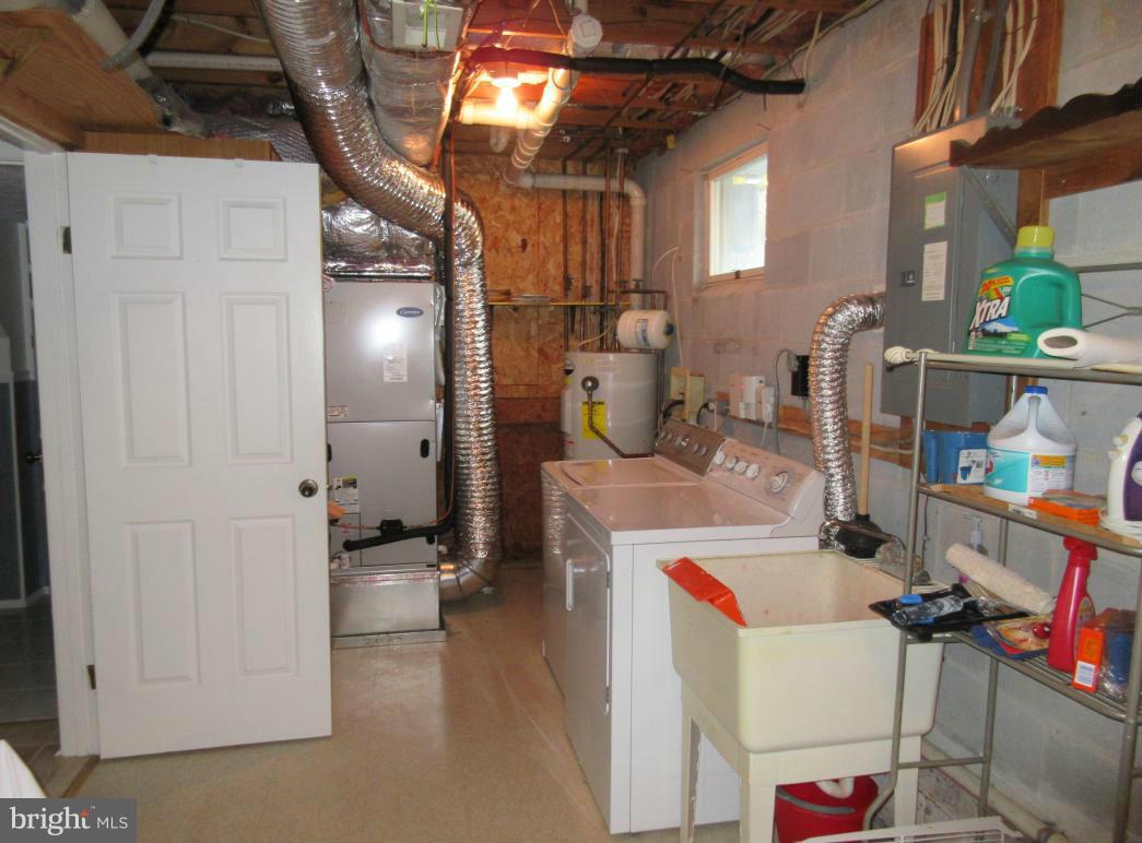 LODGE FOREST MANOR - Residential