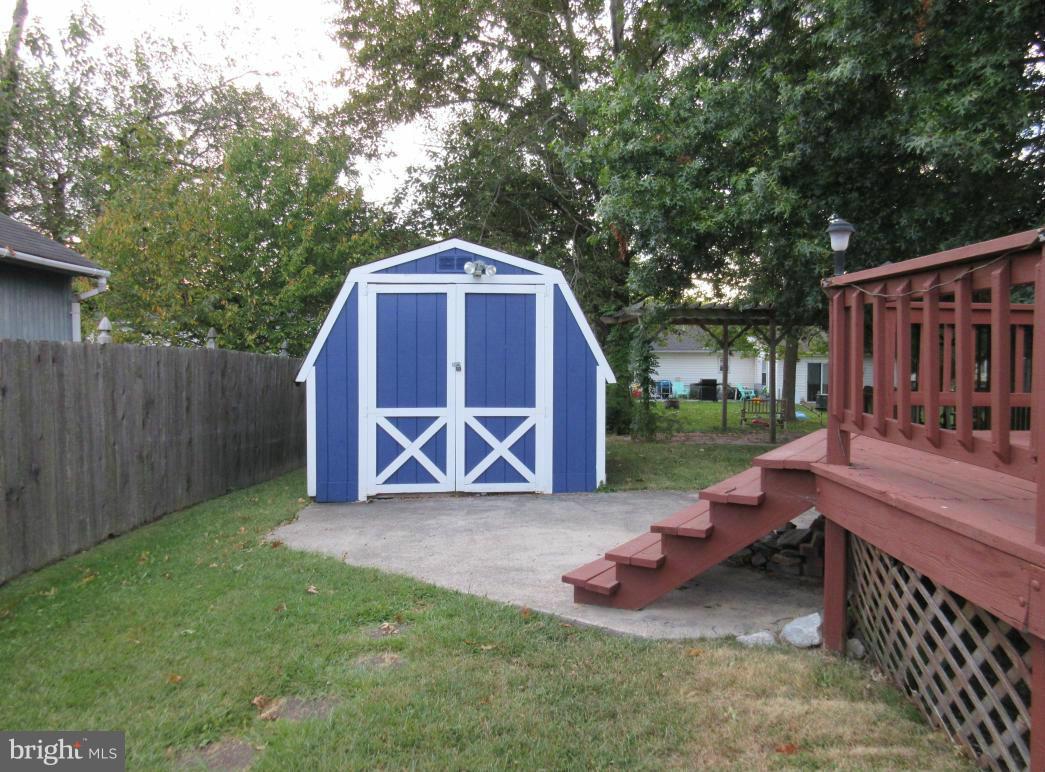 LODGE FOREST MANOR - Residential