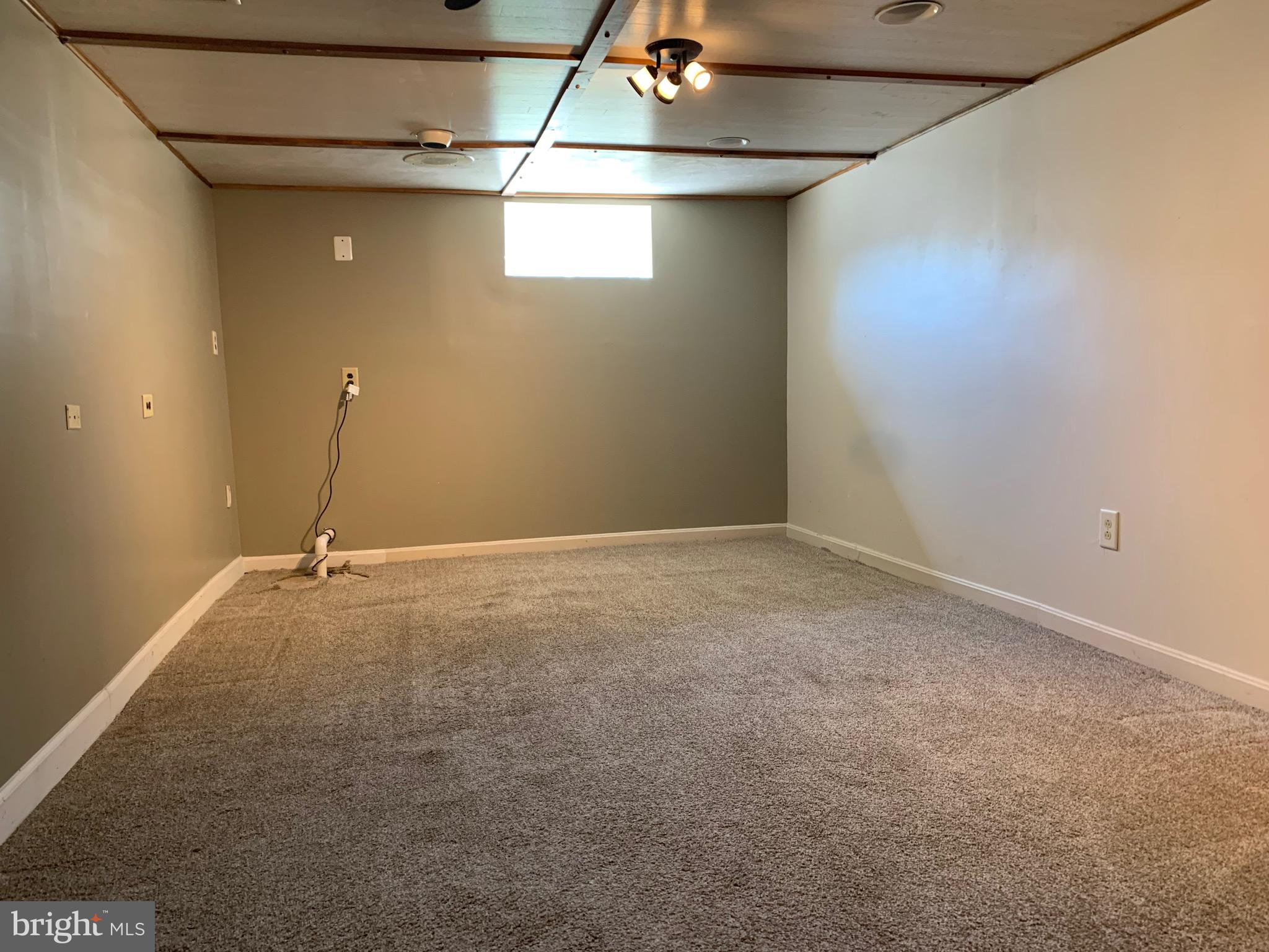 LINDALE HEIGHTS - Residential Lease