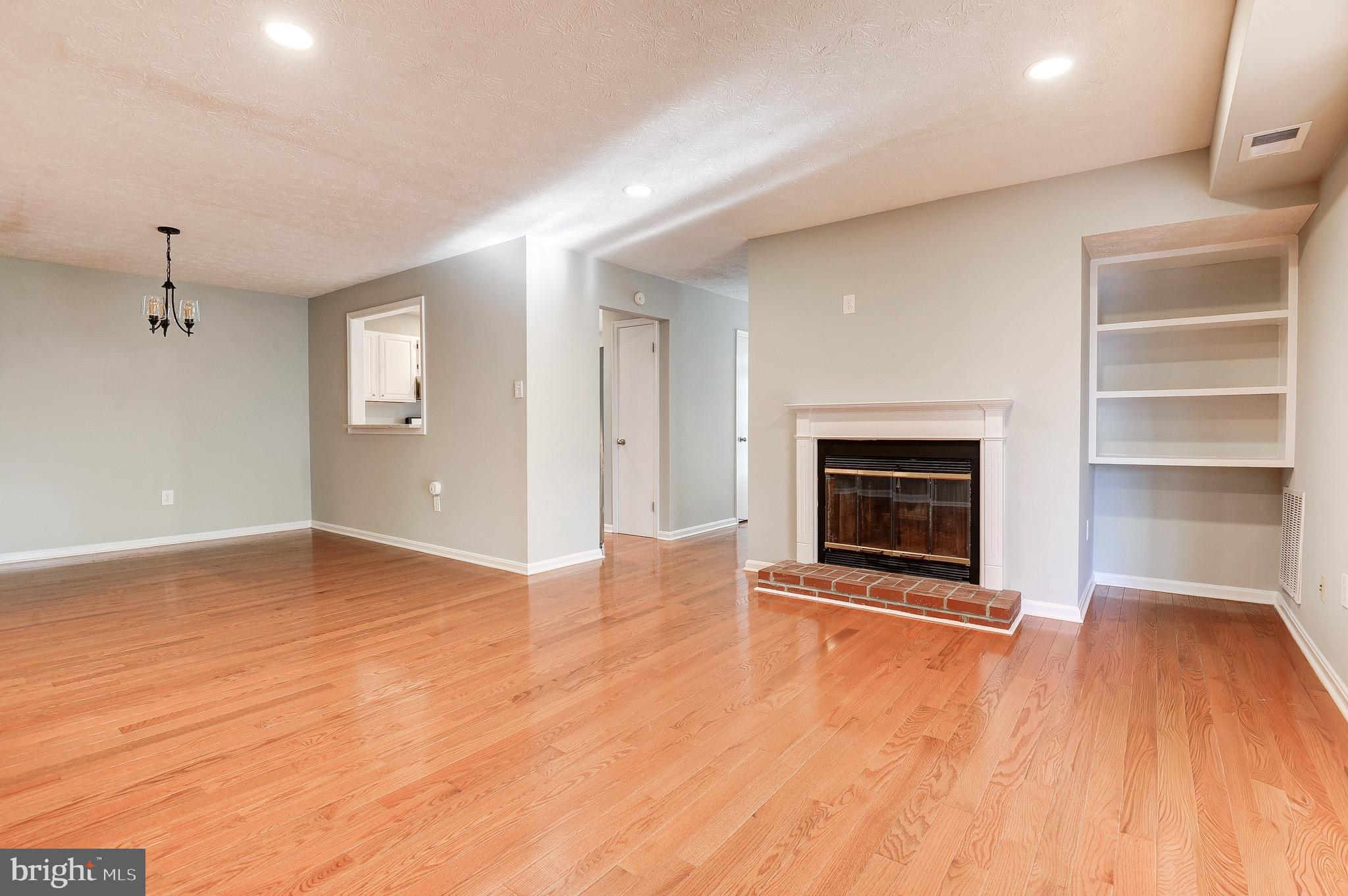 THE OAKTON - Residential