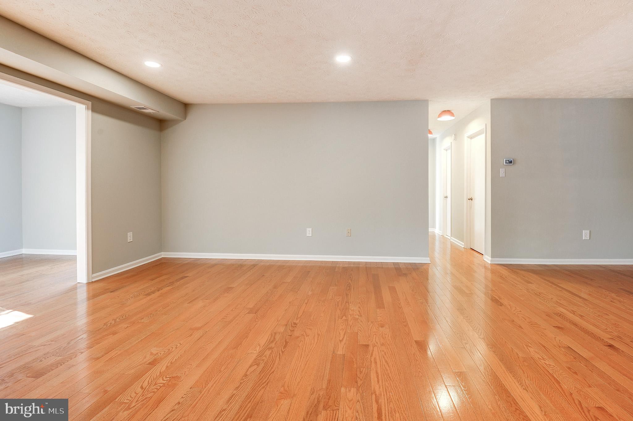 THE OAKTON - Residential